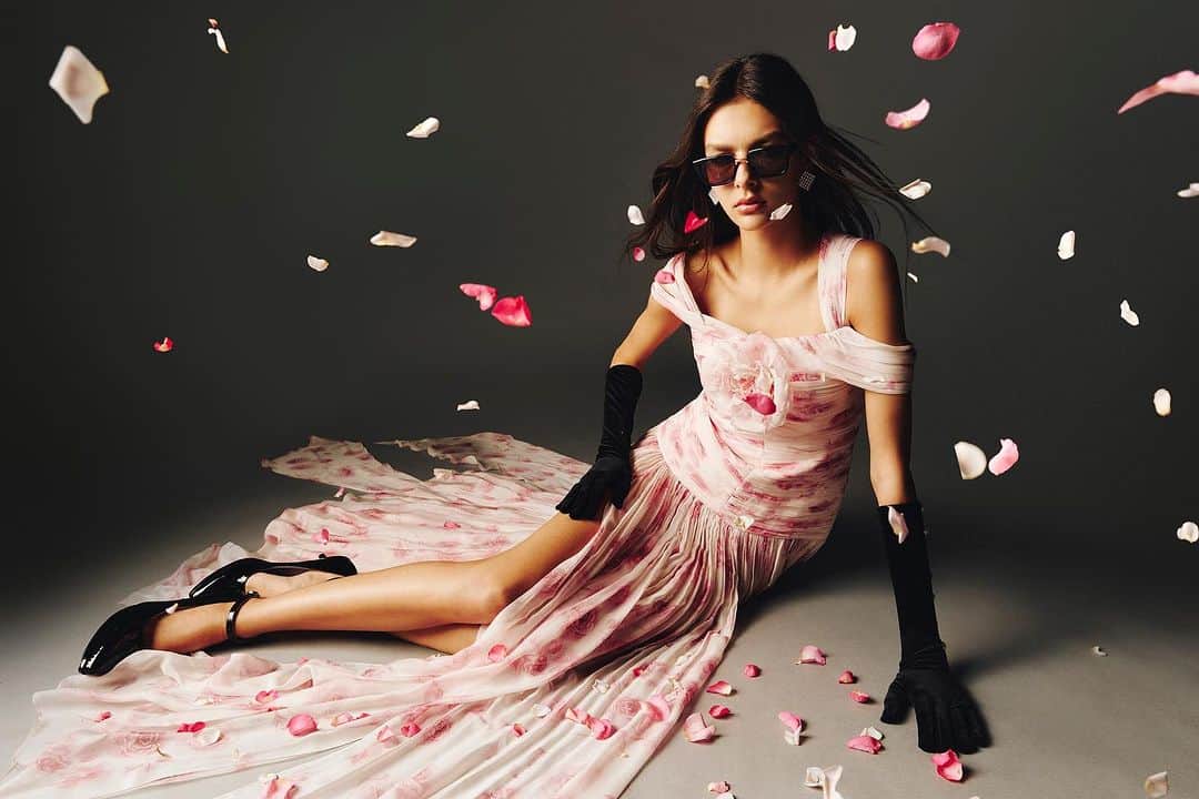 Sretsisのインスタグラム：「Kiss me Kate. Named after the climbing rose, this made-to-order ruched evening dress with wispy panels and hand-crafted rosette is made with 100% Rose Petal Georgette. Using 100 roses to make 1 meter of fabric, this sensual gown showcases Sretsis’ strive for novelty fabric development and craftsmanship. For more information contact Sretsis Flagship at 02 160 5874.」