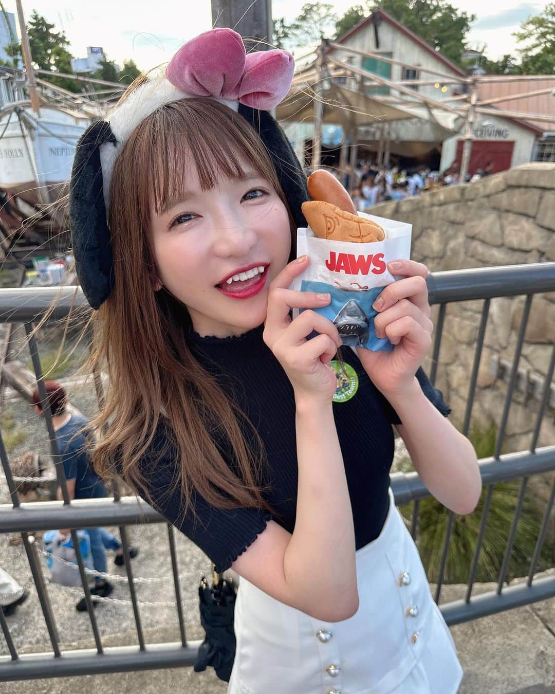 もえのあずきのインスタグラム：「🦈🌭 #ユニバ好き#ユニバフード #ユニバコーデ#もえあず」