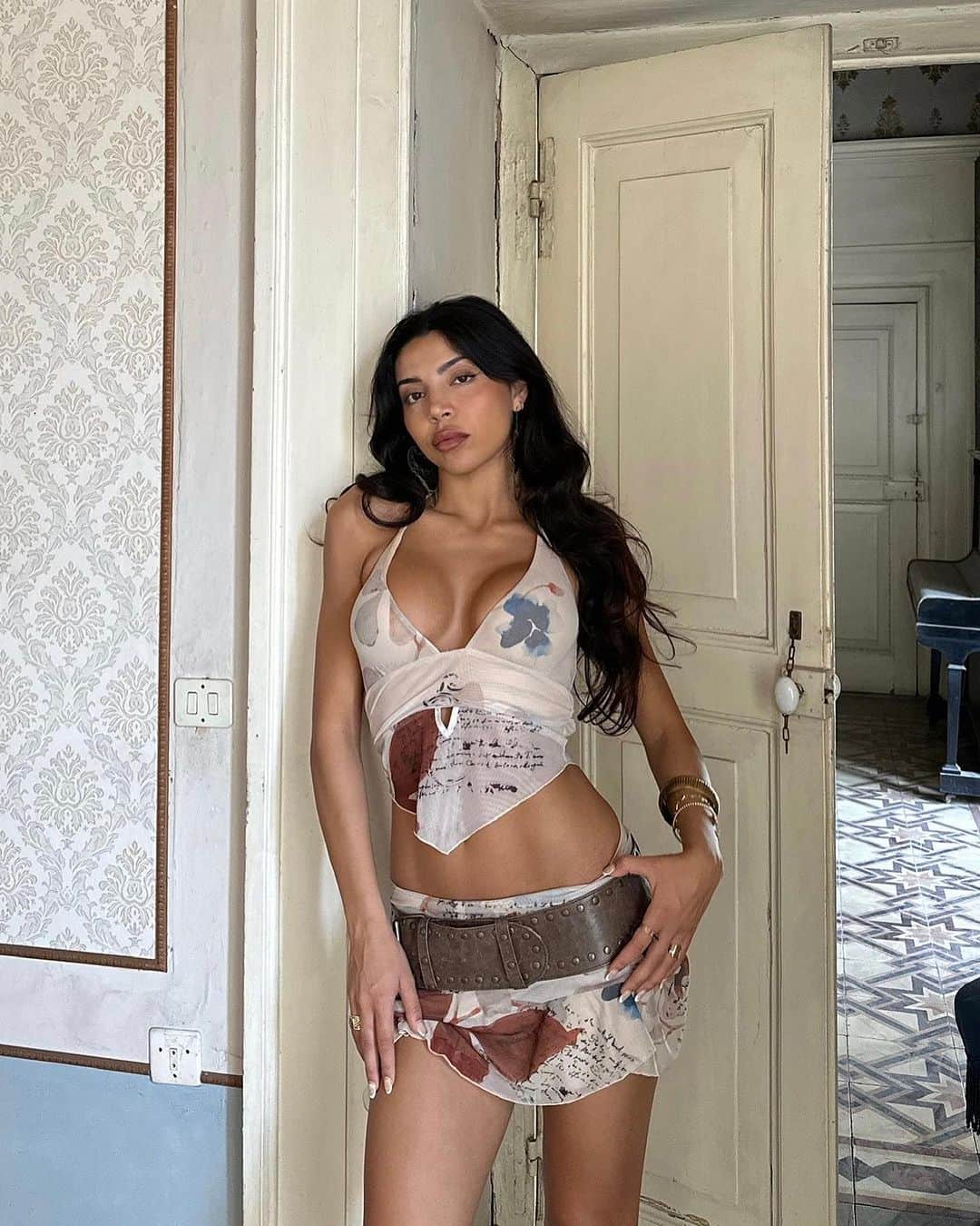 tiger Mistのインスタグラム：「PSA:🚨Up to 80% OFF is ending soon! Tap to shop the Faye Top + Feyra Skirt.」