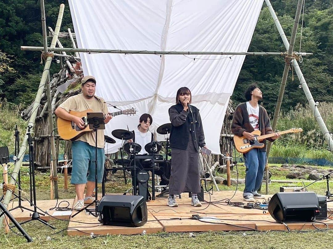 大滝友梨亜さんのインスタグラム写真 - (大滝友梨亜Instagram)「8日に行われた、 縄文の里音楽祭🫎🤎  めっちゃたのしかったー！ 人前で歌うのは久しぶりで ドキドキしたけど このドキドキをもっと味わいたい。💓  もっとみんなに聴いてもらいたい。 もっと音楽に携わりたい。  来てくれた方皆さんに感謝🙏✨  素敵な音楽祭に参加させていただきありがとうございました！   #新潟  #村上市   #音楽祭  #music」10月15日 11時37分 - takiomaru