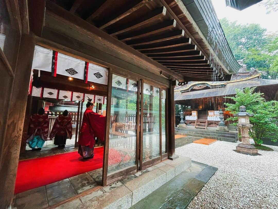 川越氷川神社のインスタグラム：「. 降り続く雨のため、本年の神幸祭は社殿で召し立ての儀を行う「お日待ち」となりました。  #川越氷川神社 #川越氷川祭 #神幸祭 #神社 #埼玉 #川越市 #川越 #kawagoe #kawagoehikawashrine」