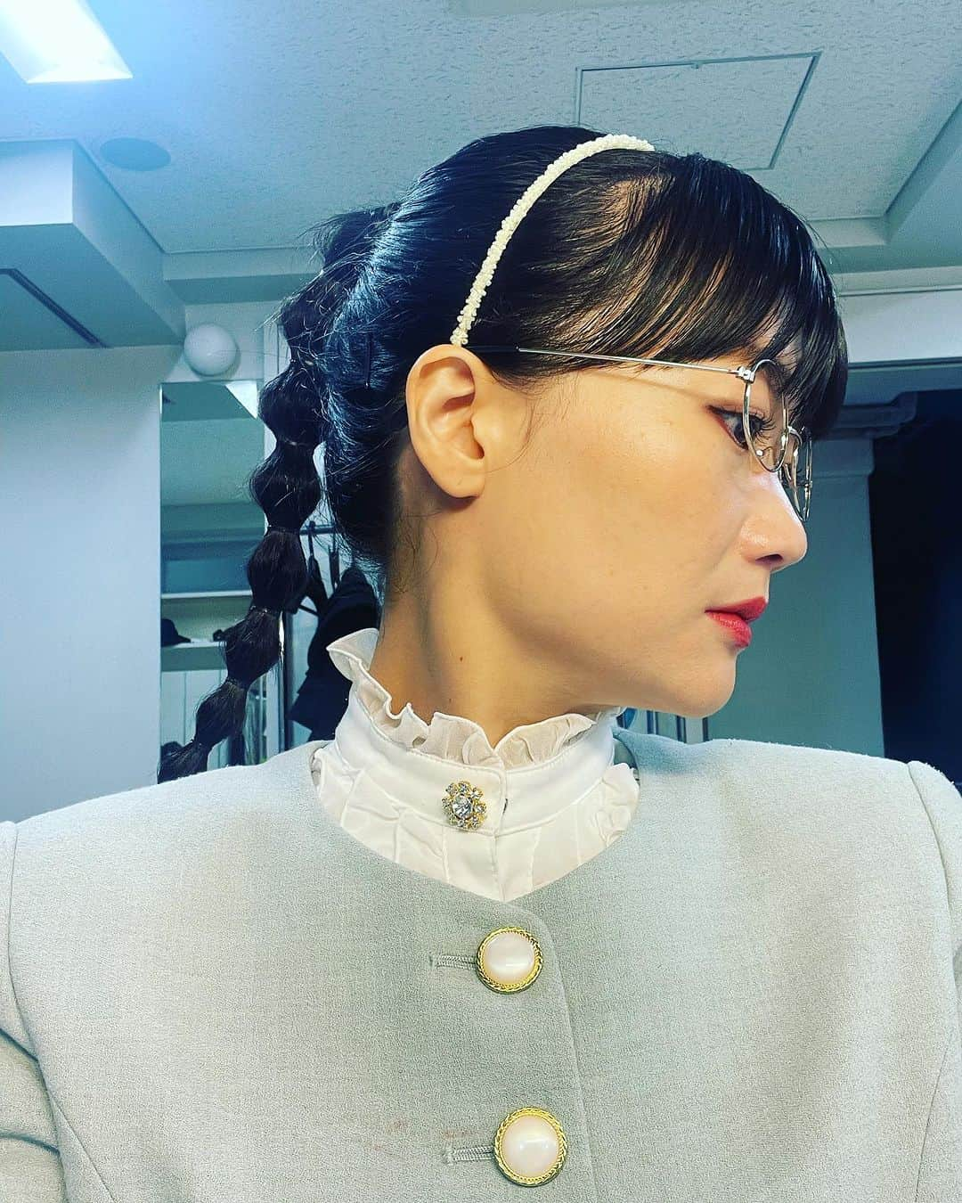 李千鶴さんのインスタグラム写真 - (李千鶴Instagram)「「女学者たち」本日千穐楽。14時開演です。当日券あります。 終わってしまう。感慨深い。 みなさま、駆け込みご観劇、大歓迎です！ ご連絡、お待ちしております！」10月15日 11時44分 - chizulee