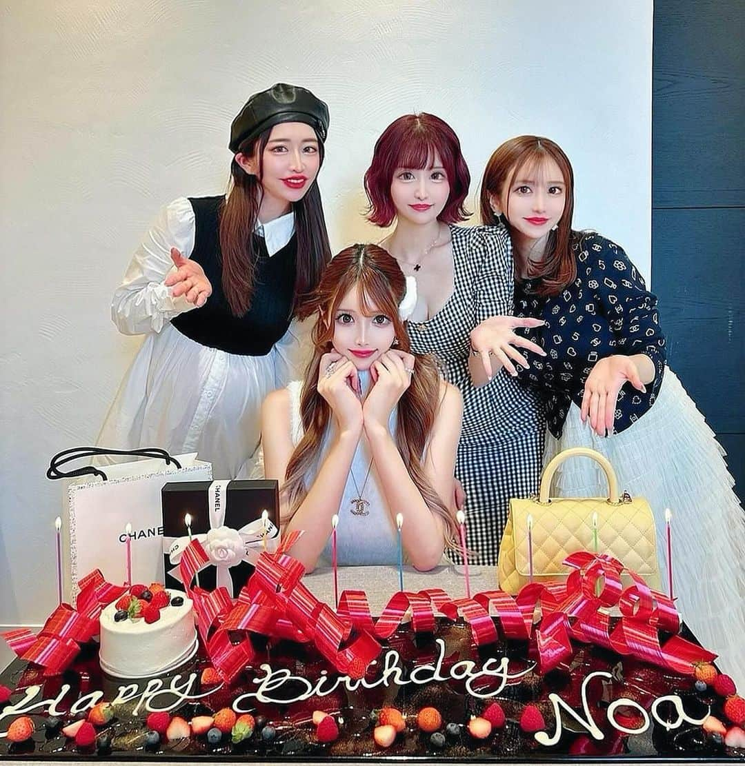 桜咲乃愛のインスタグラム：「早めのお誕生日会🎂💕 ありがとう〜🥹💓💓💓  イルブリオのプレートのくるくるの飴細工皆食べないけど あれ食べるの大好き🥹🤍✨  今年も皆がお祝いしてくれて幸せ🥰🌸  #お誕生日会#お誕生日プレート #お誕生日女子会#イルブリオ#六本木ランチ」