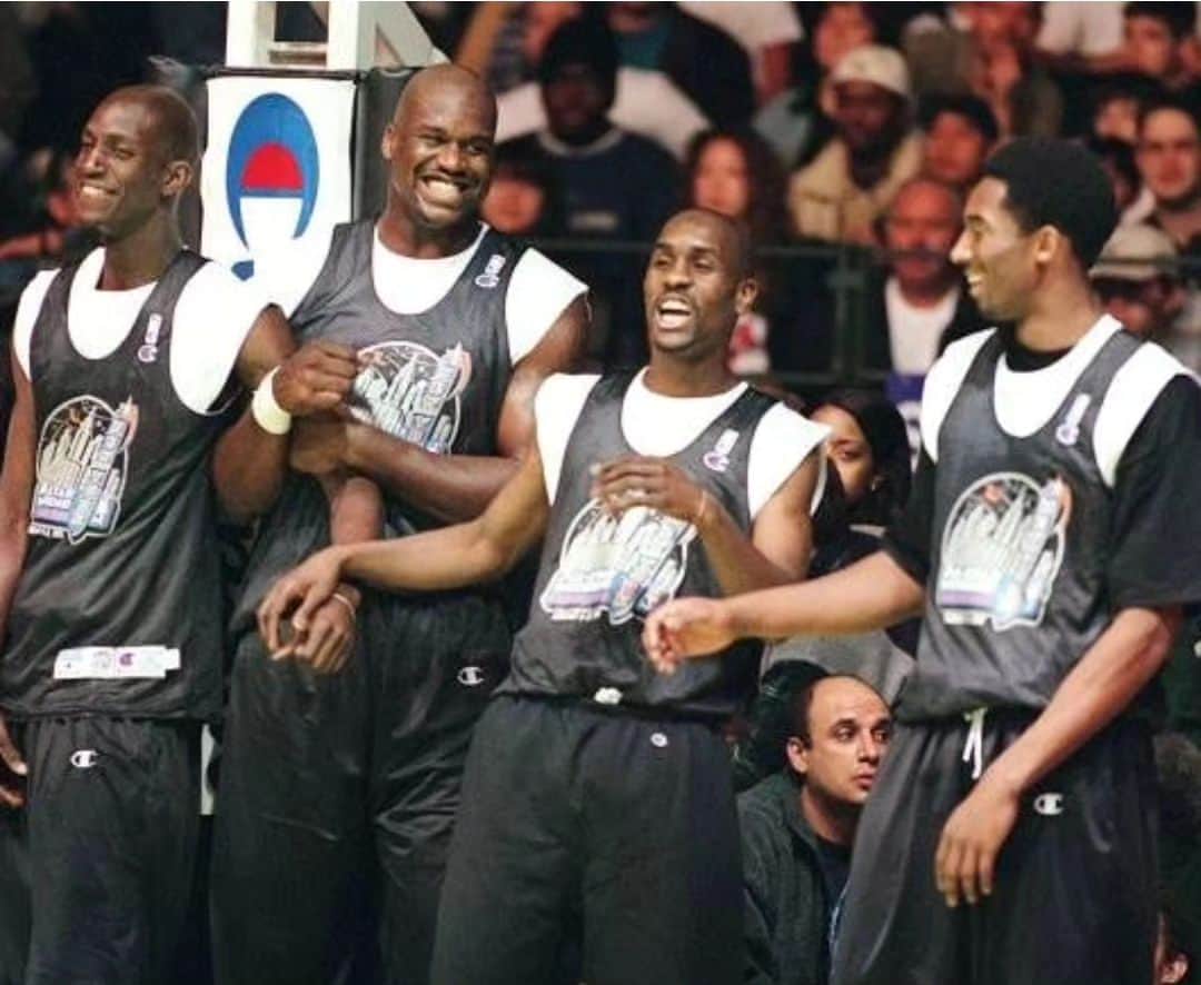 シャキール・オニールのインスタグラム：「KG, Shaq, GP and Kobe during the West squads practice during NBA All-Star Weekend. (1998)」