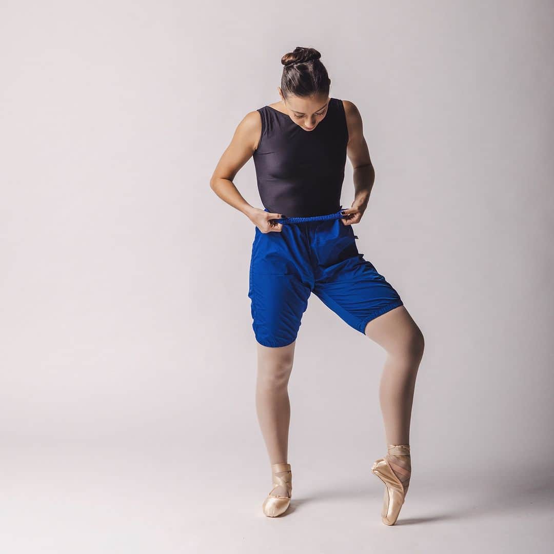 Ballet Is A WorldWide Languageのインスタグラム：「The perfect combo 💙 the Sarah leotard + Royal Blue trashbag shorts • everything is on sale!!! Shop now • worldwideballet.net  #worldwideballet」