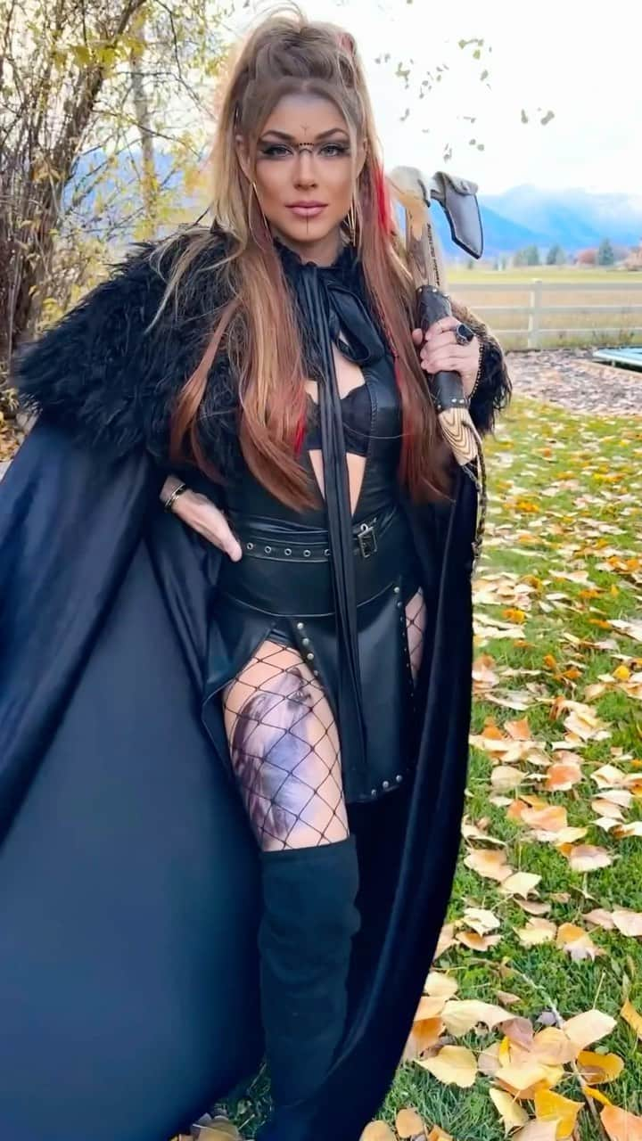 Nikki Leighのインスタグラム：「Unleashing the fierce spirit of a Viking warrior, she harnesses the power within, forging her own destiny. With each stride, she embraces her inner strength, unyielding in the face of adversity. Standing tall, she commands respect, a force to be reckoned with, reminding the world of her unwavering power. ⚡️🌖  #innerstrength #guidance #wisdom #witch #viking #halloweencostume #vikingstyle #confidence #standinmypower #motivation #mondaymotivation #fullmoon #fullmoonpower #lunareclipse #meditation」