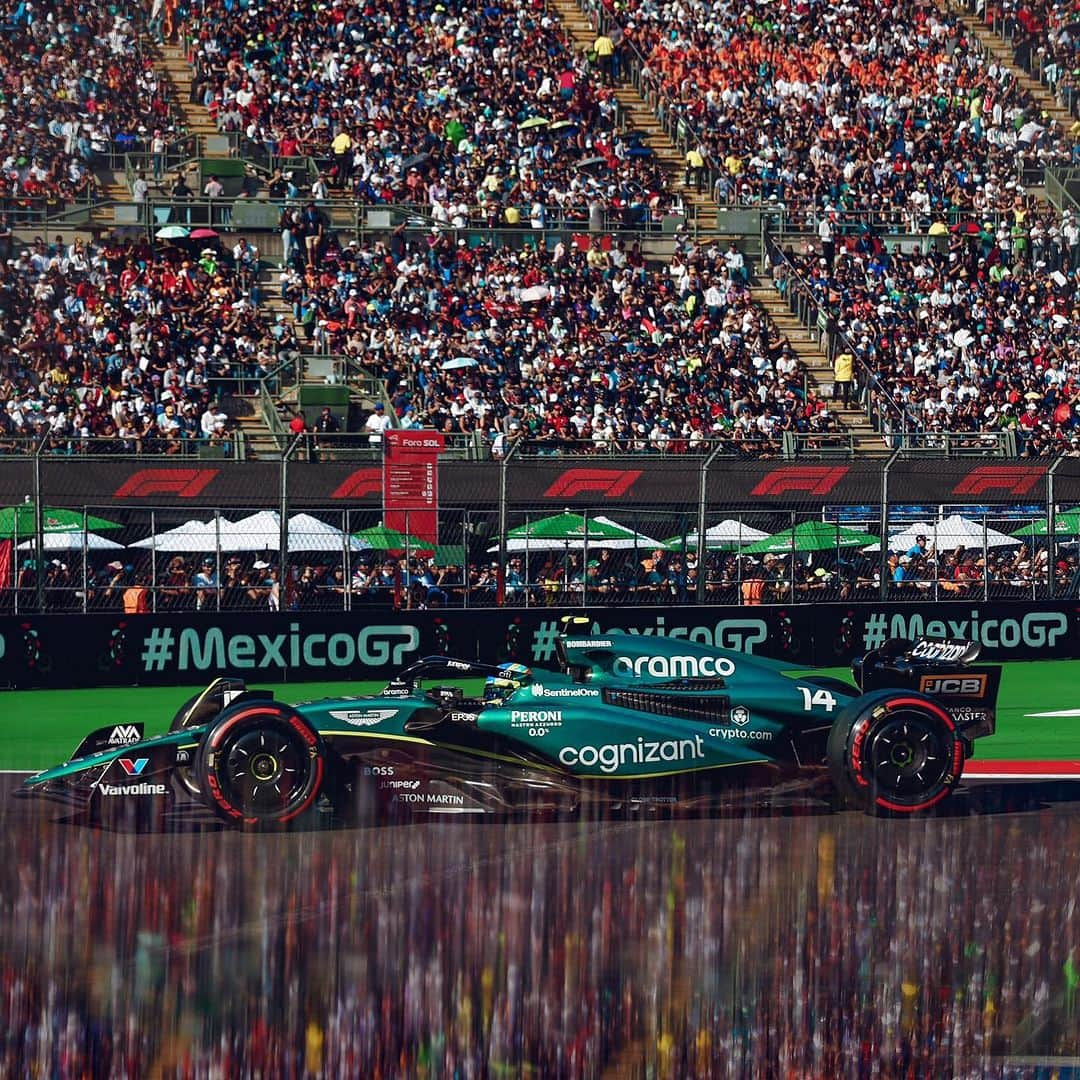 フェルナンド・アロンソのインスタグラム：「Difficult race after picking up some debris on lap 1, and not having the pace to fight for more this weekend. 🙏 But we will keep learning and fighting until the end. Thank you Mexico for the warm welcome, and see you next year. Gracias Mexico 💙 @astonmartinf1 #f1 #mexico」