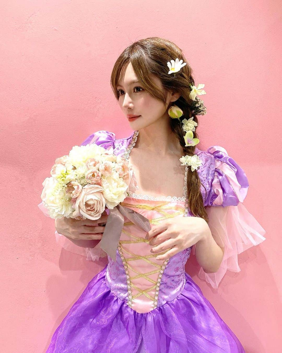 込山榛香さんのインスタグラム写真 - (込山榛香Instagram)「ラプンツェルになりました💐💜 ⁡ ⁡ ⁡ Halloween間近なので仮装での握手会🤝 ⁡ 約4年ぶりの握手会復活！ ありがとうございました✨ ⁡ ⁡ ⁡ 凄く久しぶりに直接皆さんと握手をして お話が出来て嬉しかったです🥺 ⁡ ⁡ ⁡ ⁡ ⁡ #AKB48 #握手会 #Halloween #ラプンツェル」10月29日 22時39分 - komiharu_official