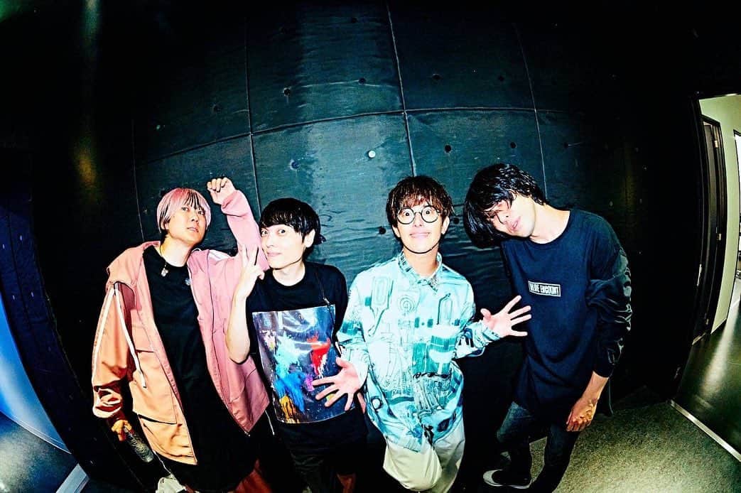 江口雄也さんのインスタグラム写真 - (江口雄也Instagram)「☔️  2023/10/29 @仙台gigs  keytalkありがとー！！ ゲストベーシストは9mmのカズヒコさんでした！🔥  📸 ( @hamanokazushi )  #ブルエン #keytalk」10月29日 22時42分 - bluengt