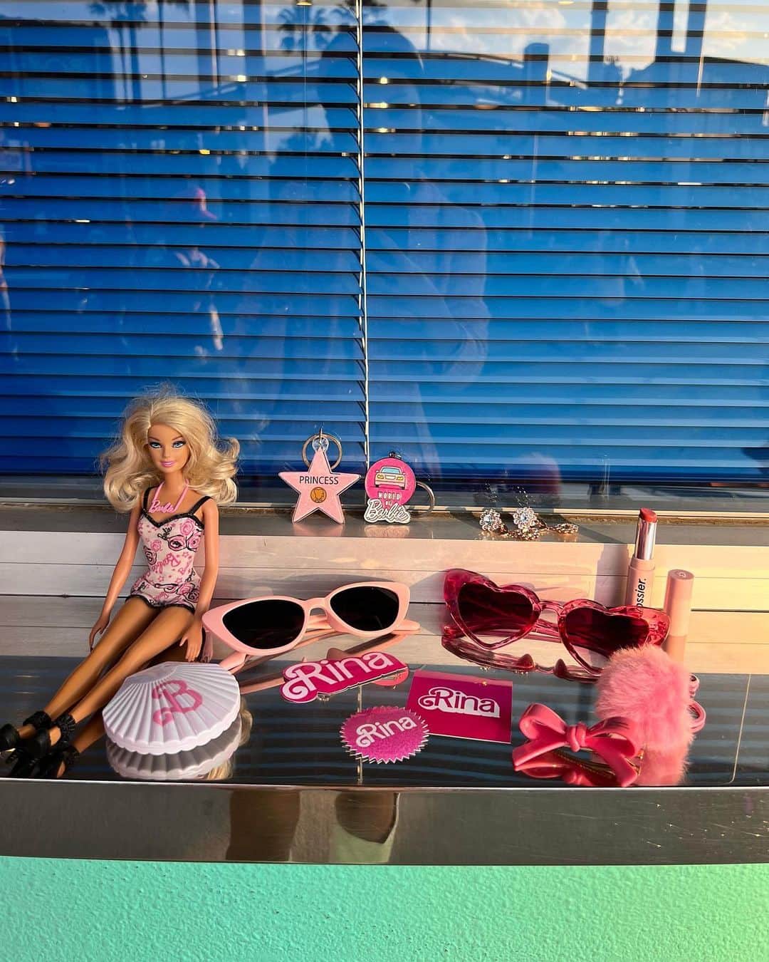 山尾梨奈さんのインスタグラム写真 - (山尾梨奈Instagram)「〻 This Barbie is not for sale.」10月29日 22時52分 - yamarina_1210