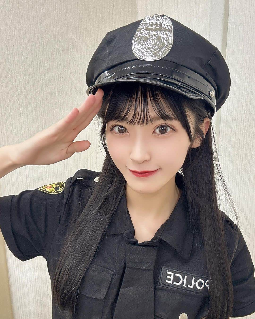 佐藤綺星さんのインスタグラム写真 - (佐藤綺星Instagram)「🚓🤍  個別握手会２日目 ありがとうございました！  捕まえた👮🏻🤍   #ハロウィン  #ハロウィンコスプレ  #ハロウィン仮装  #はろうぃん  #はろうぃんコスプレ  #fyp  #04」10月29日 22時52分 - __aiichan.17