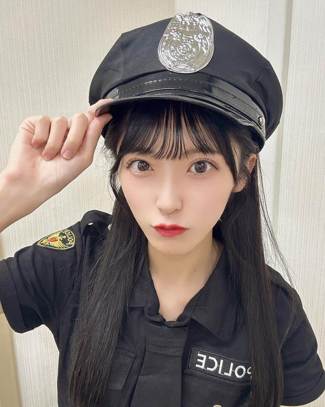 佐藤綺星さんのインスタグラム写真 - (佐藤綺星Instagram)「🚓🤍  個別握手会２日目 ありがとうございました！  捕まえた👮🏻🤍   #ハロウィン  #ハロウィンコスプレ  #ハロウィン仮装  #はろうぃん  #はろうぃんコスプレ  #fyp  #04」10月29日 22時52分 - __aiichan.17