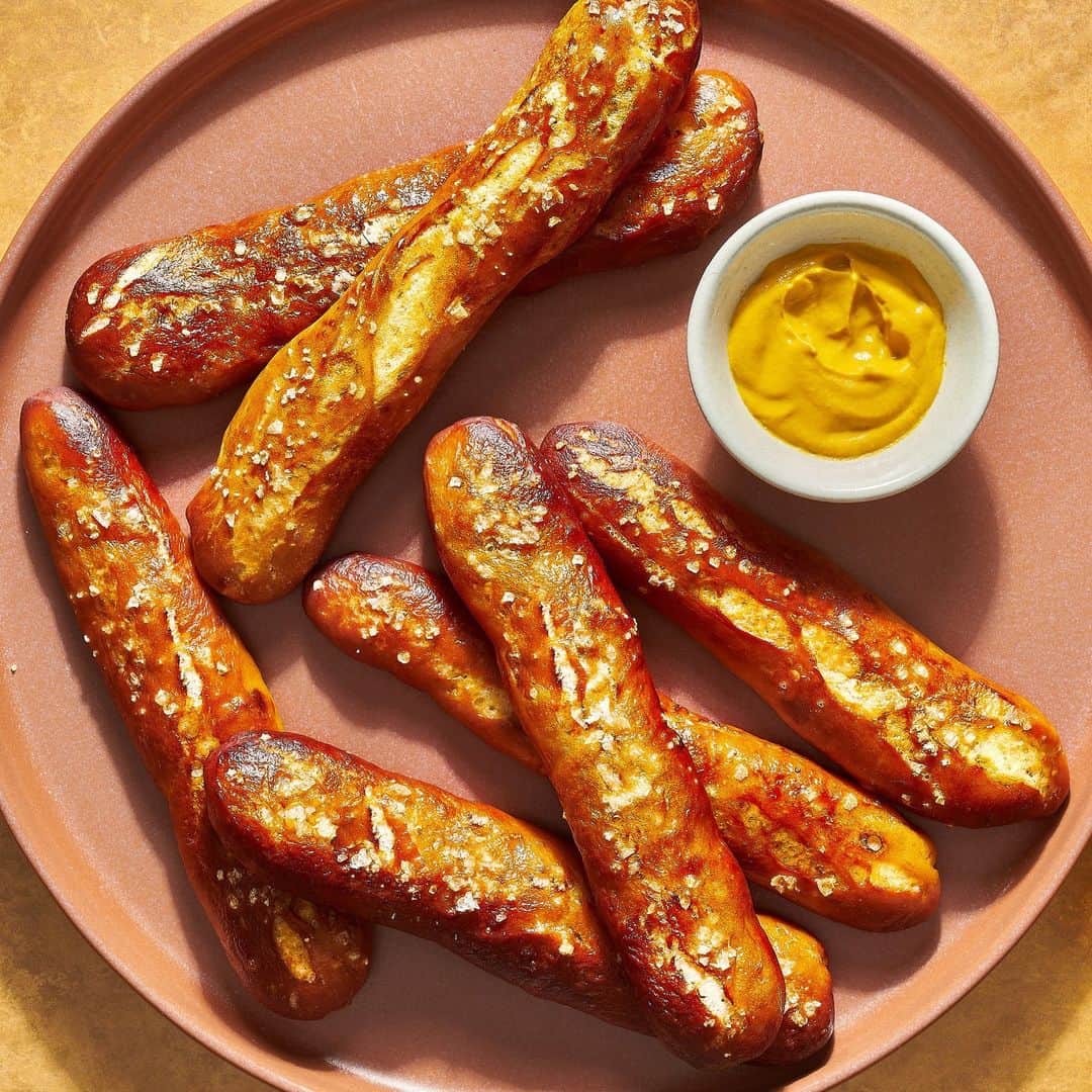 Food & Wineのインスタグラム：「This soft pretzel recipe 🥨 comes from chef @grant_achatz of @thealineagroup, so you know it's going to be a good one. The finished product has the delicate balance of textures that you need in this iconic baked good: lightly crisp and golden brown on the outside, with a tender but chewy interior. Start rolling out your own batch of pretzels at the link in bio! 📸: juliahartbeck」
