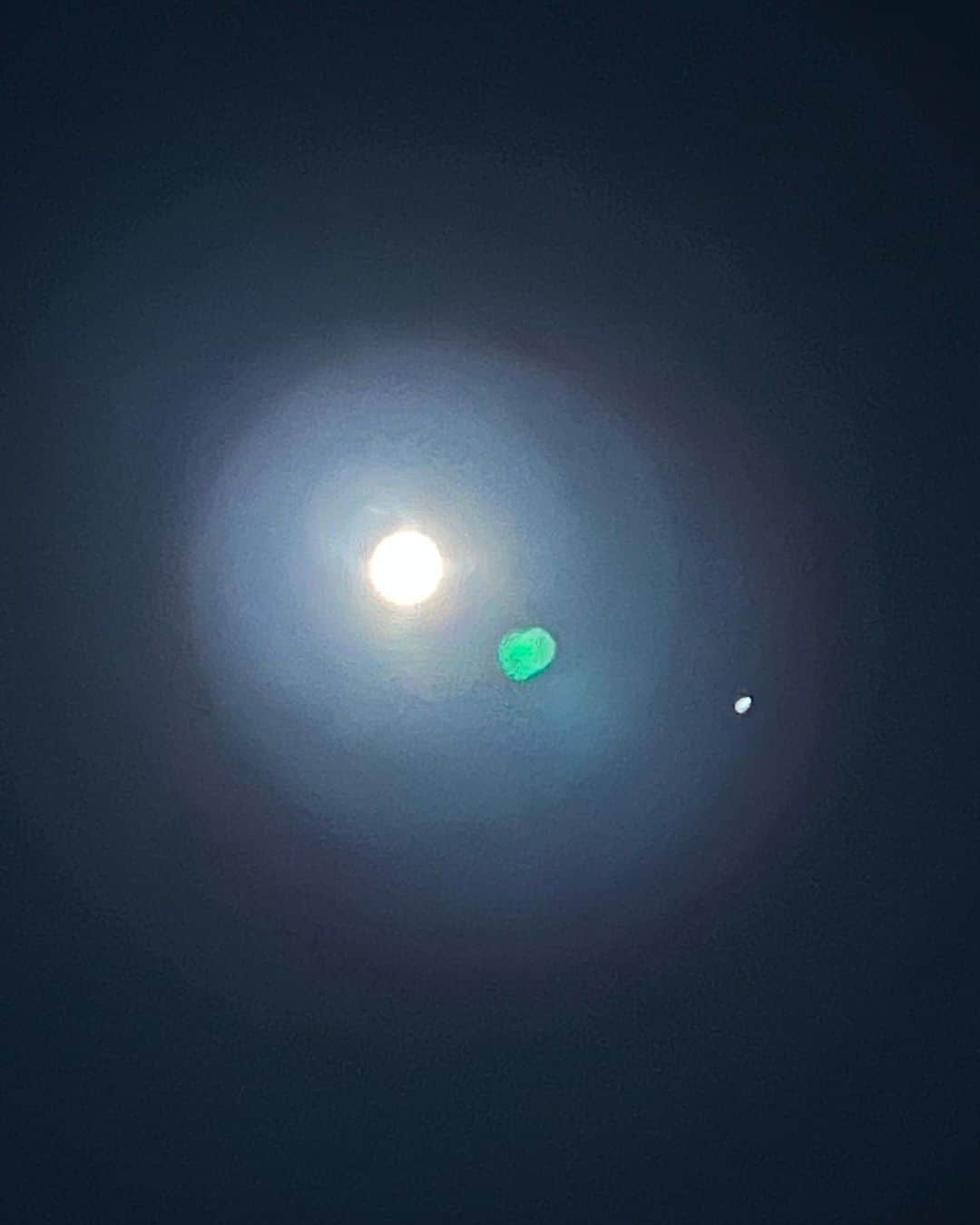 原日出子さんのインスタグラム写真 - (原日出子Instagram)「満月🌕 今夜は ハンターズムーンですって✨ 月光浴致しました☺️  #満月 #浄化のエネルギー #ハンターズムーン #お月様が好き」10月29日 22時47分 - hara_hideko