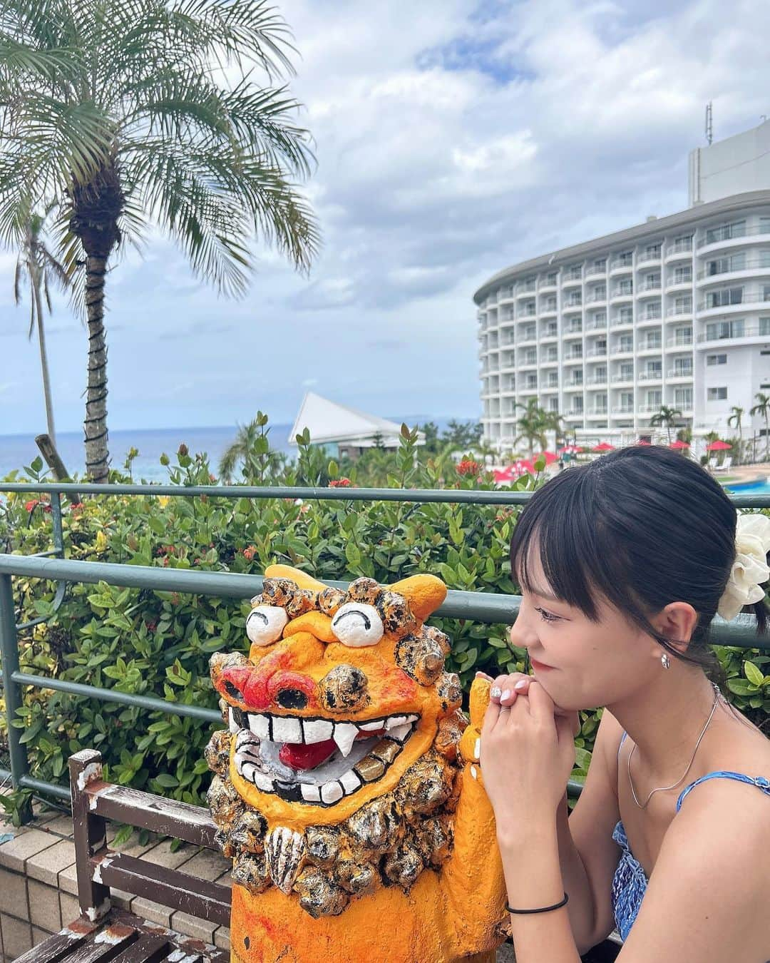 山田菜々美さんのインスタグラム写真 - (山田菜々美Instagram)「. okinawa✈️ . 結婚式があったので かりゆしウェア🏝️💙 . 沖縄での結婚式が素敵すぎて 沖縄住みたくなった👰🏻‍♀️🌺 . 仕事でしか行ったこと なかったから観光もして 満喫できました😌🫶🏻 . 息子が小学生ぐらいになったら また行きたいな〜なんて💭🐍 .」10月29日 22時54分 - team8yamada0209