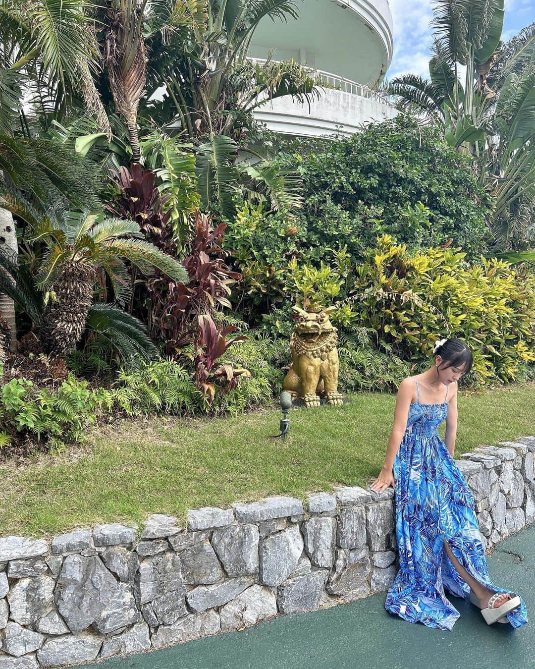 山田菜々美のインスタグラム：「. okinawa✈️ . 結婚式があったので かりゆしウェア🏝️💙 . 沖縄での結婚式が素敵すぎて 沖縄住みたくなった👰🏻‍♀️🌺 . 仕事でしか行ったこと なかったから観光もして 満喫できました😌🫶🏻 . 息子が小学生ぐらいになったら また行きたいな〜なんて💭🐍 .」