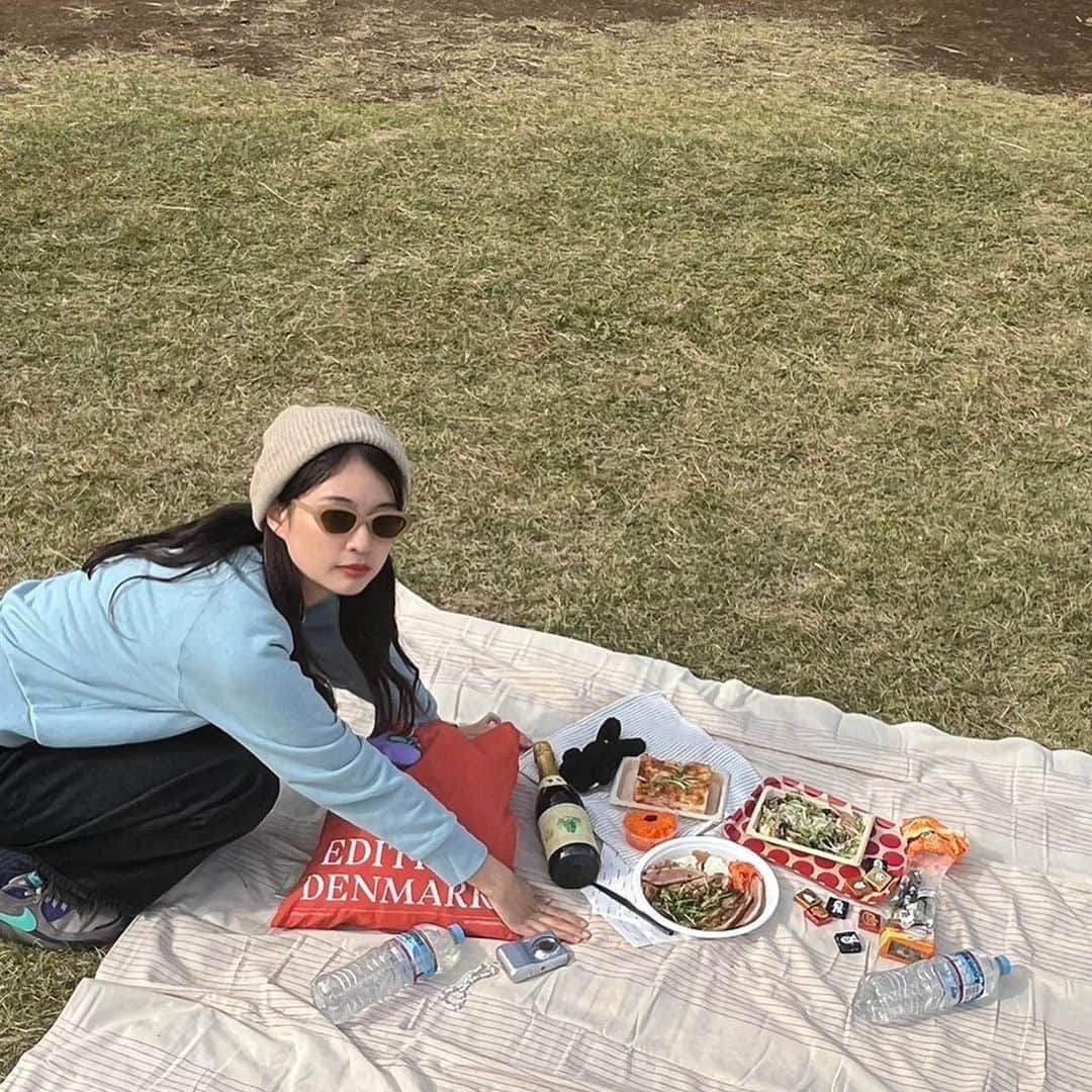 名和風歌のインスタグラム：「🛸 最高な天気でピクニックしたよ ずっとこの気候だったらいいのにー」
