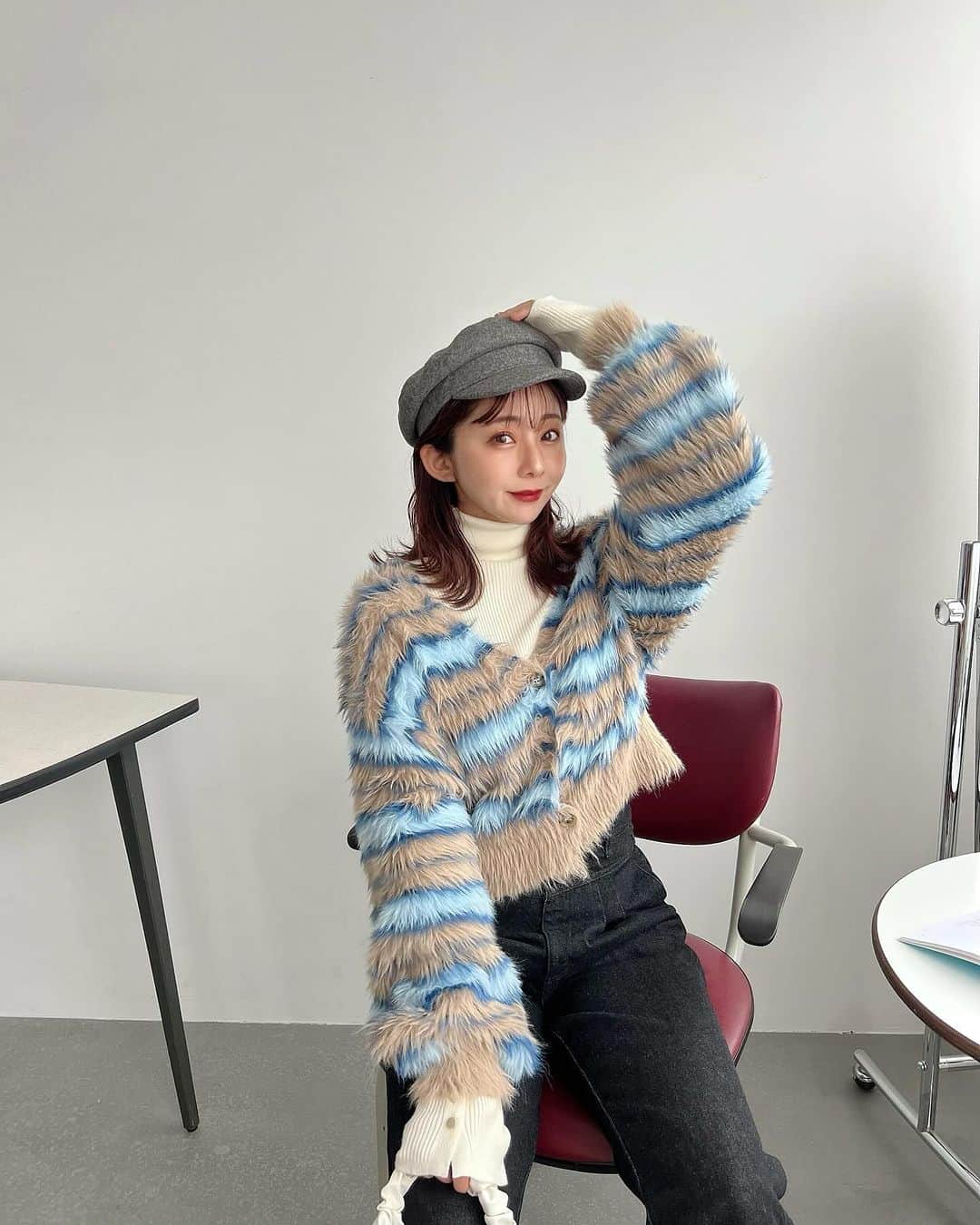 横田亜美のインスタグラム：「. 先日の撮影〜🪻🫧 . SHEINから新しく出たブランド 「FRIFUL」の撮影モデルをしました💥 . ヘアメイクさんがいたので 新しい自分に出会えたり🎡🎠🎶 . 載せてないお洋服shotもあるから 私がHPにいたら教えてね◎ . . #besheinmodels #shein #furiful #撮影 #撮影モデル #ヘアメイク」