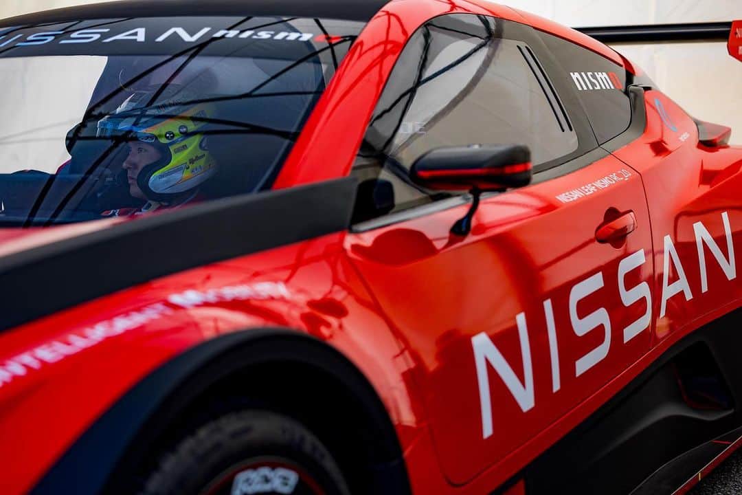 千代勝正のインスタグラム：「Japan Mobility Show 2023  日産リーフ nismo RCのデモランを担当しました🚗  4年ぶりの開催ということで、各社ワクワクする未来のモビリティーを展示されていて、車好きとして、とても楽しい一日でした！  会場でお会いした皆様、ありがとうございました😊」
