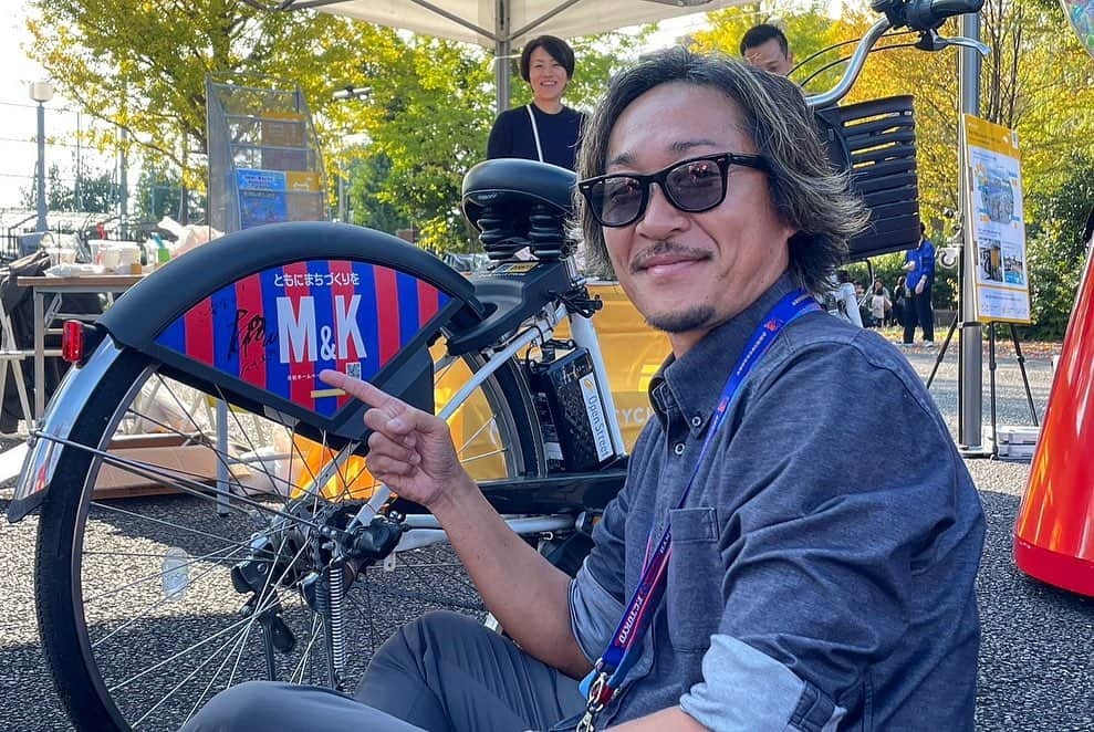 石川直宏さんのインスタグラム写真 - (石川直宏Instagram)「『ホーム広島戦』  FC東京25周年記念試合のラスト3試合目も #TokyoMX で中継。  今回は マス #増嶋竜也  @masushima_tatsuya  タダナリ #李忠成 @tadanarilee_official   トリプル解説🎤🎤🎤  実況は #永田実 さん 5年ぶりにご一緒させていただきました🤝  ストライカー目線にディフェンス・監督目線。 過去の話も含めて話が盛り上がりましたが結果は、、、  今シーズン残り3試合でどれだけの意地と誇りをクラブ・個々、それぞれの立場で示す事が出来るか。  課題も期待も同じくらいたくさんありますが、変わらず向き合いながら、歴史の【継承】と【革新】を自分なりに捉え、伝え合い、重ね、新たなスタイルと歴史を創っていきたいと思います。  この場にいて、この場で感じた想いをいつまでも大切にしながら。  #明治安田生命J1リーグ #jleague #Jリーグ #DAZN #解説 #fctokyo #FC東京 #Tokyo #東京 #東京が熱狂 #FC東京ファミリー #YoullNeverWalkAlone #YNWA #fctokyoclubcommunicator  #FC東京クラブコミュニケーター #NaohiroIshikawa #石川直宏」10月29日 23時08分 - sgss.18