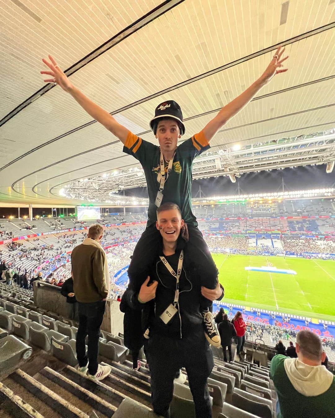 カスパー・リーさんのインスタグラム写真 - (カスパー・リーInstagram)「photo dump from a trip to Paris that I’ll never forget !! Watching South Africa win the Rugby World Cup 2023 Final AGAIN - huge thank you to @asahisuperdryuk for inviting us, I still can’t believe it #giftedtrip #beyondexpected #drinkresponsibly bedrinkaware.co.uk」10月29日 23時12分 - caspar_lee