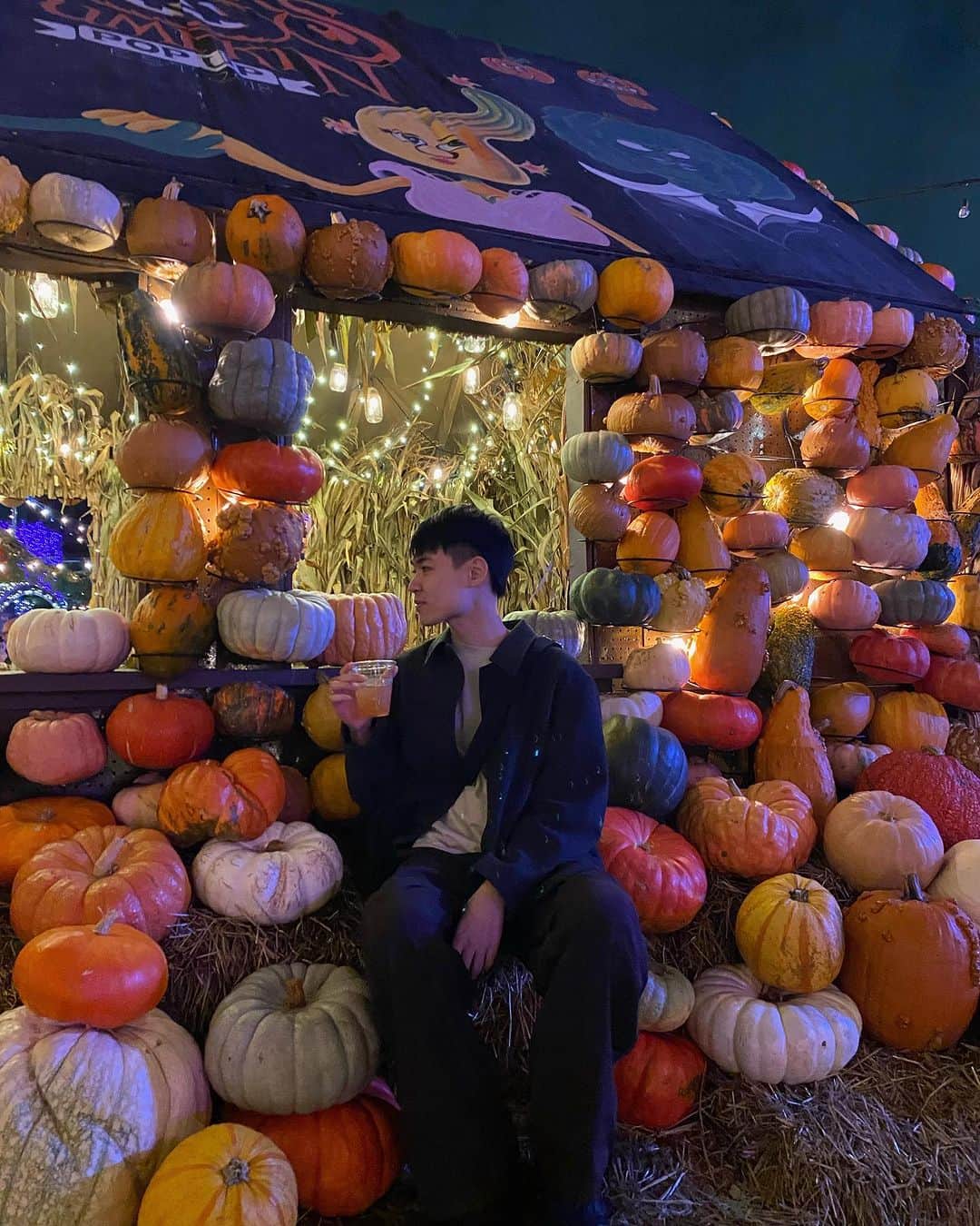 葉晟睿さんのインスタグラム写真 - (葉晟睿Instagram)「🎃 Cutest pumpkin in the patch 🪓👻 #jackspumpkinpopup #kalvintravel🇺🇸」10月29日 23時17分 - kalvin.yeh