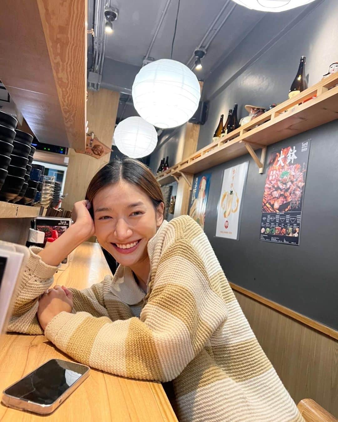 ニウィのインスタグラム：「กินข้าวอร่อยขึ้น 300%」