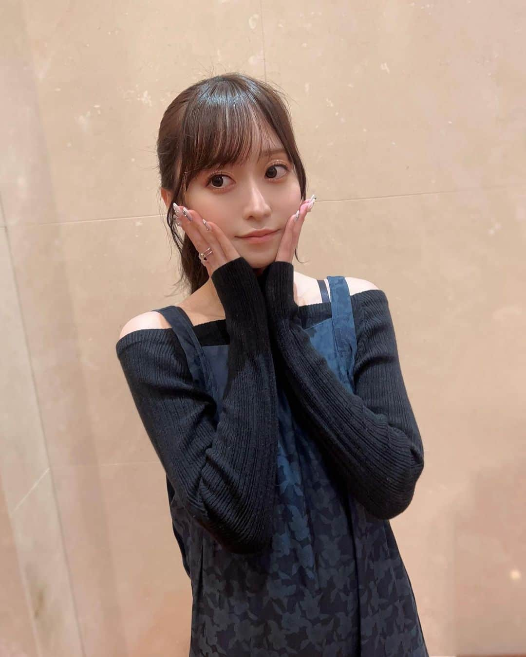 石飛恵里花さんのインスタグラム写真 - (石飛恵里花Instagram)「. 生放送のときの🌟」10月29日 23時55分 - eririn959