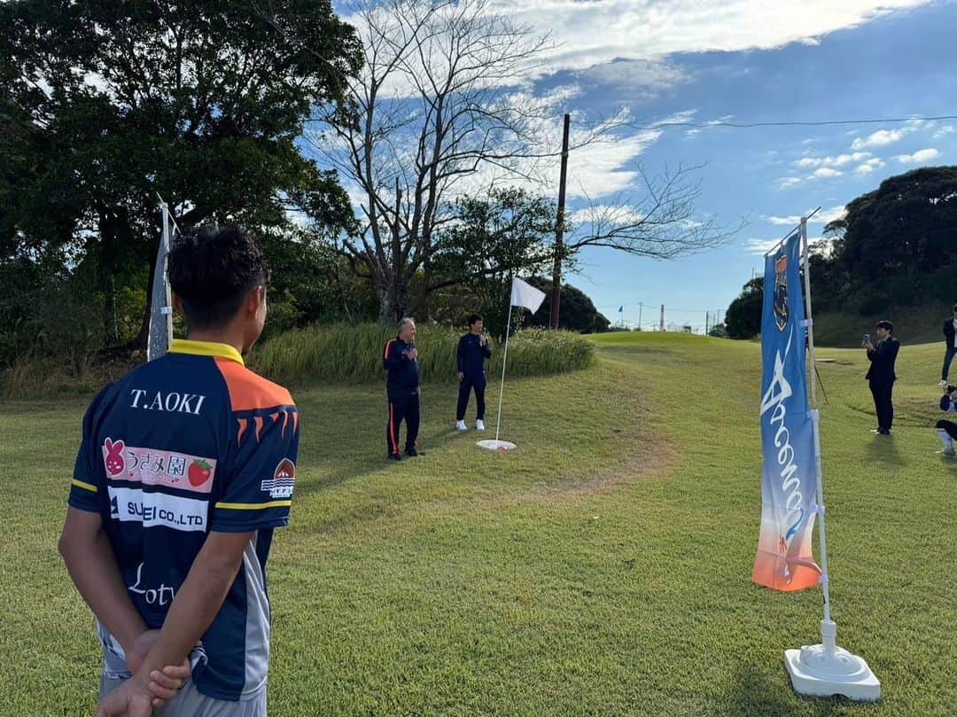 青木剛さんのインスタグラム写真 - (青木剛Instagram)「カシマ・鹿行初のフットゴルフコース#トライレイクゴルフクラブ @goruhupuraza 様のOPEN記念大会として、スペシャルゲストのジーコ @zico さんにご来場いただき『第3回FOOTGOLF  DREAMCUP』が開催されました。 フットゴルフには夢がある！と強く感じ、志を高く本気で活動を続けていこうと改めて思った感動的な一日となりました。  また、鹿島Ascendia @kashima_ascendiaというクラブには明確な理念が流れていることを再認識することができましたし、大事なのはここから何を残していけるか、だと考えています。  ジーコさん、そして、歴史的な記念すべき大会に関わっていただいた皆様、本当にありがとうございました！  #フットゴルフ #FOOTGOLF #FOOTGOLFDREAM #FOOTGOLFISBEAUTIFUL #感謝 @takeshiaoki15」10月29日 23時55分 - takeshiaoki15