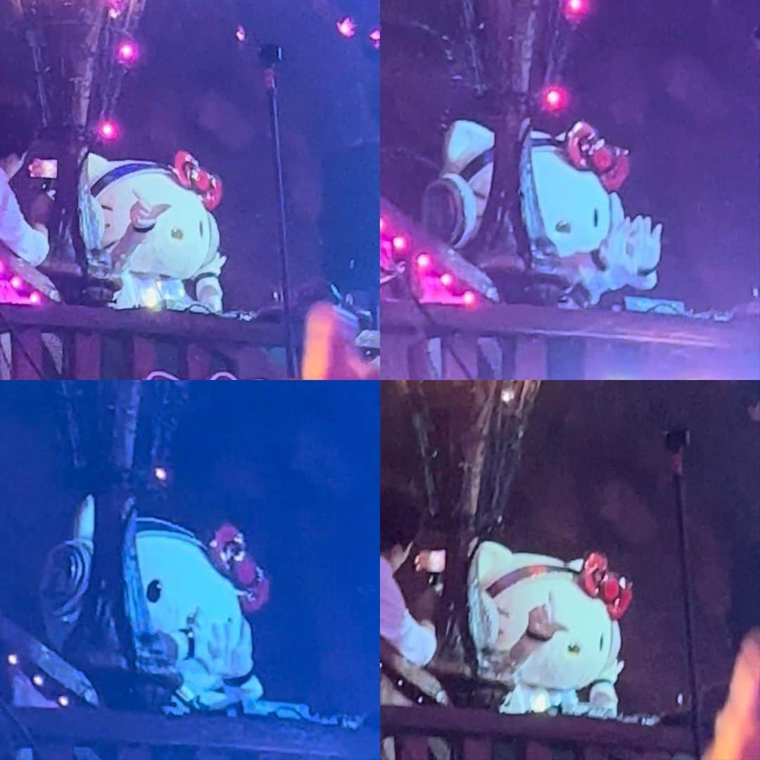 渡辺真実絵さんのインスタグラム写真 - (渡辺真実絵Instagram)「_ @sanrio #SPOOKYPUMPKIN 🎃  ピューロランドのオールナイトイベント👻😈 中でお酒も買えるし意外とめちゃくちゃ楽しかった〜！😀🫶 キティちゃんがちゃんと究極のアイドルだったことに一晩経った今感動してる〜🥹 #djhellokitty 笑  もう仮装しなくなっちゃったけどハロウィンって一年で一番楽しくて好きなイベントだったなー🤎」10月29日 23時59分 - mamu________________