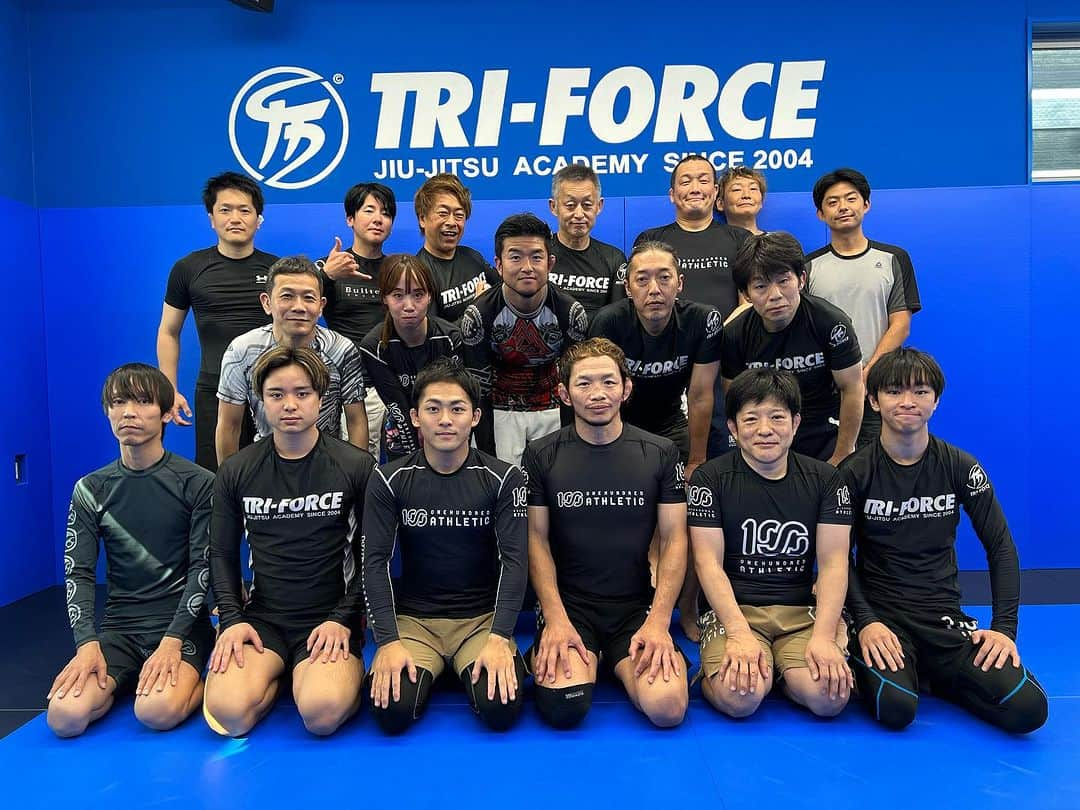 宇野薫さんのインスタグラム写真 - (宇野薫Instagram)「UNO DOJO NO-GI WORK SHOP in トライフォース天満 1部、2部終了  ご参加いただきました皆さまありがとうございました‼︎   トライフォース天満　代表大黒さん、オーナー金子さん トライフォース大阪川本さん、UNO DOJO WORK SHOP 開催していただきありがとうございました。  そして京都、大阪イベントに続き今回もサポートしていただきました廣野さんありがとうございました。」10月29日 23時59分 - caoluno