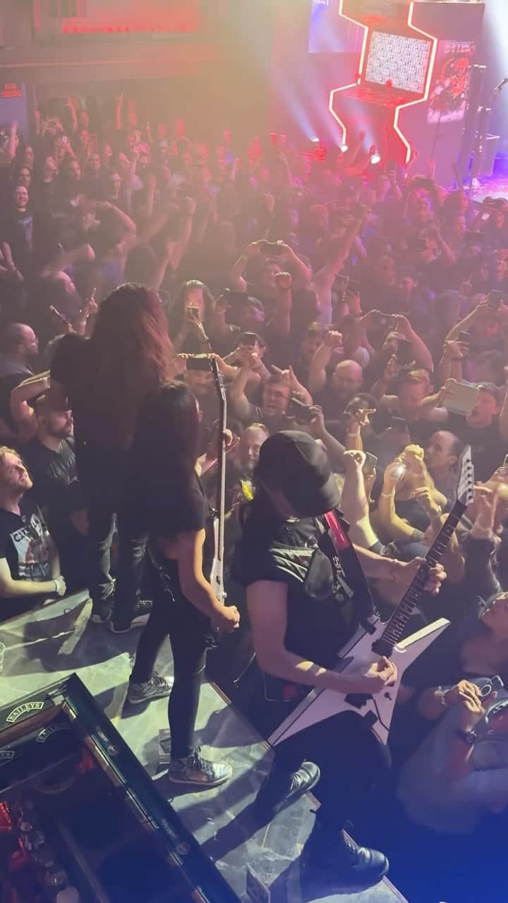 DragonForceのインスタグラム：「Fort Lauderdale, we had a blast. Thank you so much for the sold out show on our North American Tour. Atlanta, we’ll see you tomorrow! Tickets and VIP upgrades available now at Dragonforce.com with special guest @amarantheofficial + @nanowarofsteel @edgeofparadise」