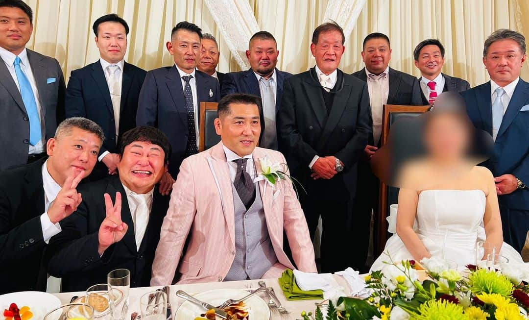 のりさんのインスタグラム写真 - (のりInstagram)「高校時代の柔道部の先輩の結婚式🥋 監督、コーチ、諸先輩方、かつてのライバル井上くん鈴木くんなど、強者だらけでしたが素敵な結婚式でした！ 川下先輩ご夫妻おめでとうございました㊗️」10月30日 0時05分 - otenkinori