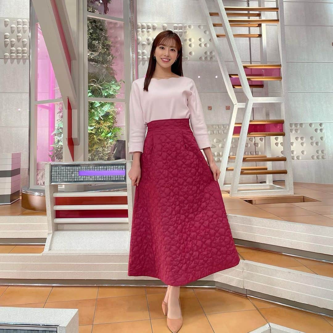 田原萌々のインスタグラム：「♡⃛ tops @m_maglie_le_cassetto_official  skirt @strawberry_fields_official」