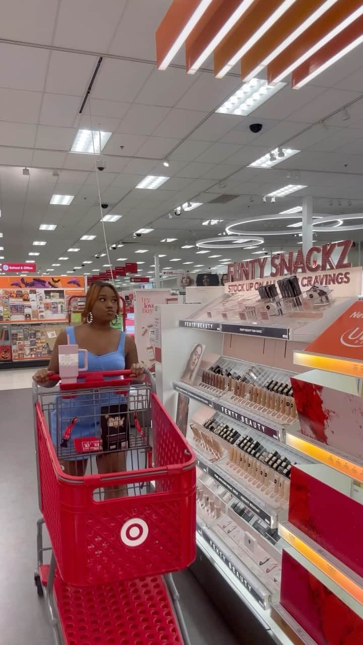 Target Styleのインスタグラム：「Target 🤝 @UltaBeauty 🤝 @FentyBeauty = THE SUPREME ERRAND 🎯💄 ☕️Secure your #FentySnackz, coming to an #UltaBeautyatTarget section near you! 🍬 @itsmelmitch」