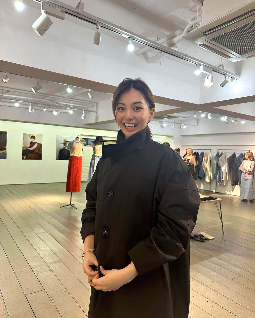 金谷鞠杏さんのインスタグラム写真 - (金谷鞠杏Instagram)「ーーーーーーーーーーーーーーー Hi  最近出会ったかわいいブランド 色んな自分になれるファッションがだいすき🐈‍⬛」10月30日 0時25分 - mariannu_official