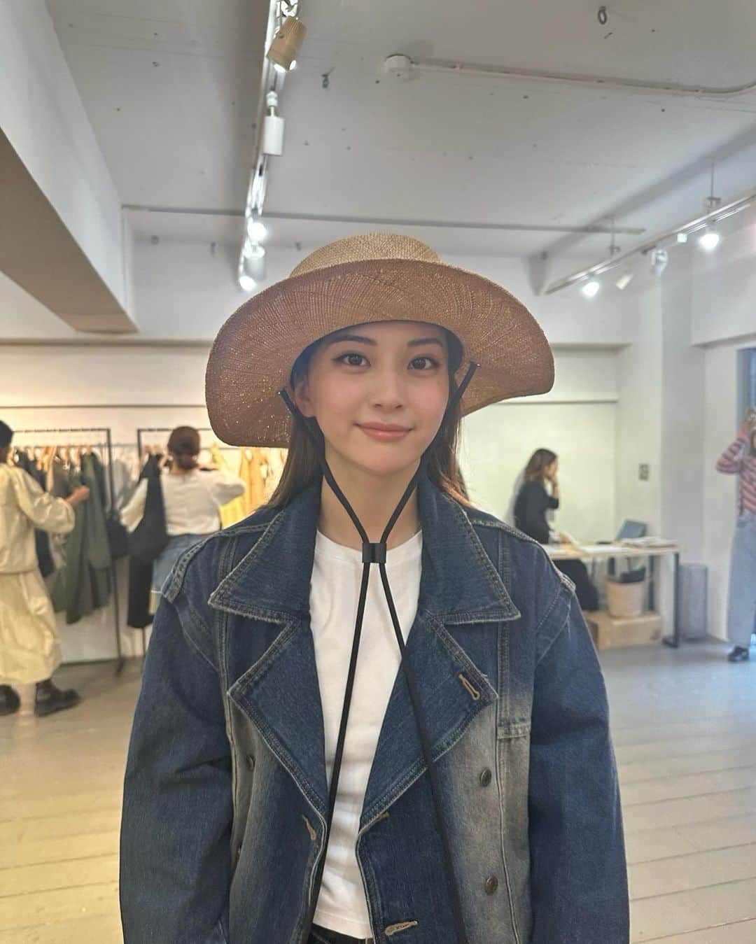 金谷鞠杏さんのインスタグラム写真 - (金谷鞠杏Instagram)「ーーーーーーーーーーーーーーー Hi  最近出会ったかわいいブランド 色んな自分になれるファッションがだいすき🐈‍⬛」10月30日 0時25分 - mariannu_official