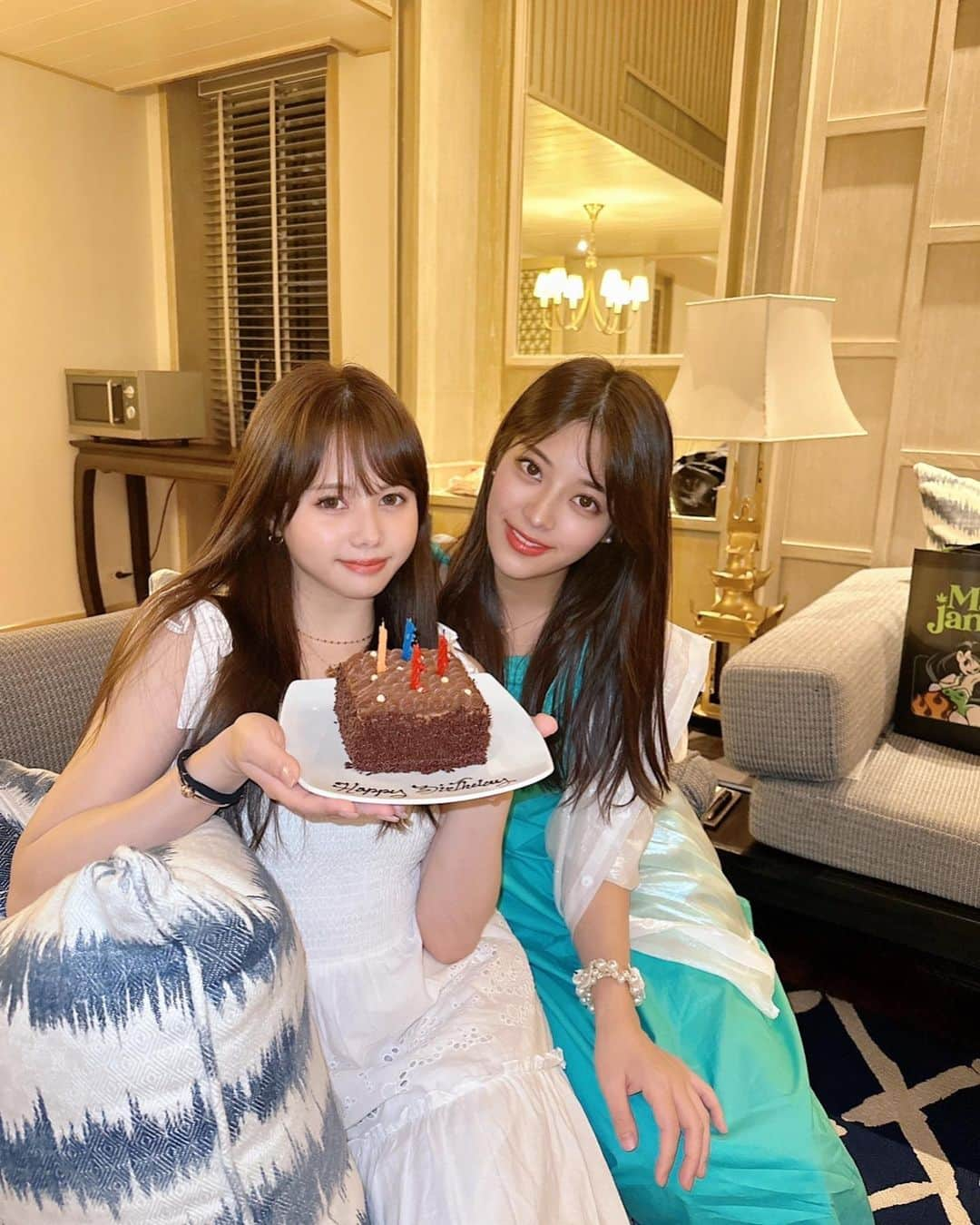 蒼木るいさんのインスタグラム写真 - (蒼木るいInstagram)「まみたんの誕生日のときの🎂❤️  投稿遅れまくってる🥺  #phuket #プーケット #バースデー」10月30日 0時26分 - rui__aoki__