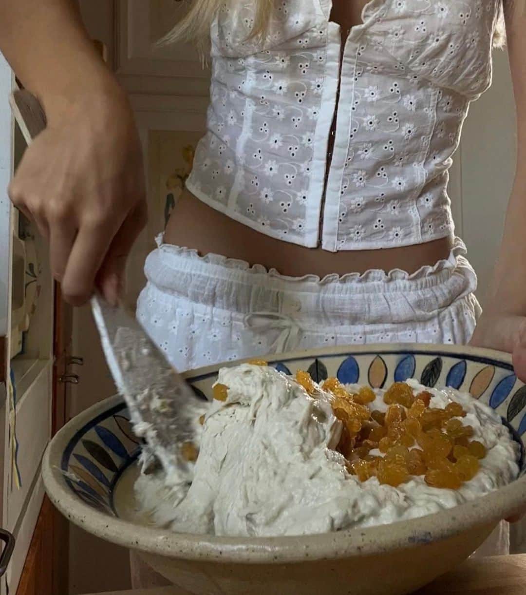 FRANKIES BIKINISのインスタグラム：「sunday baking with @elinwarn」