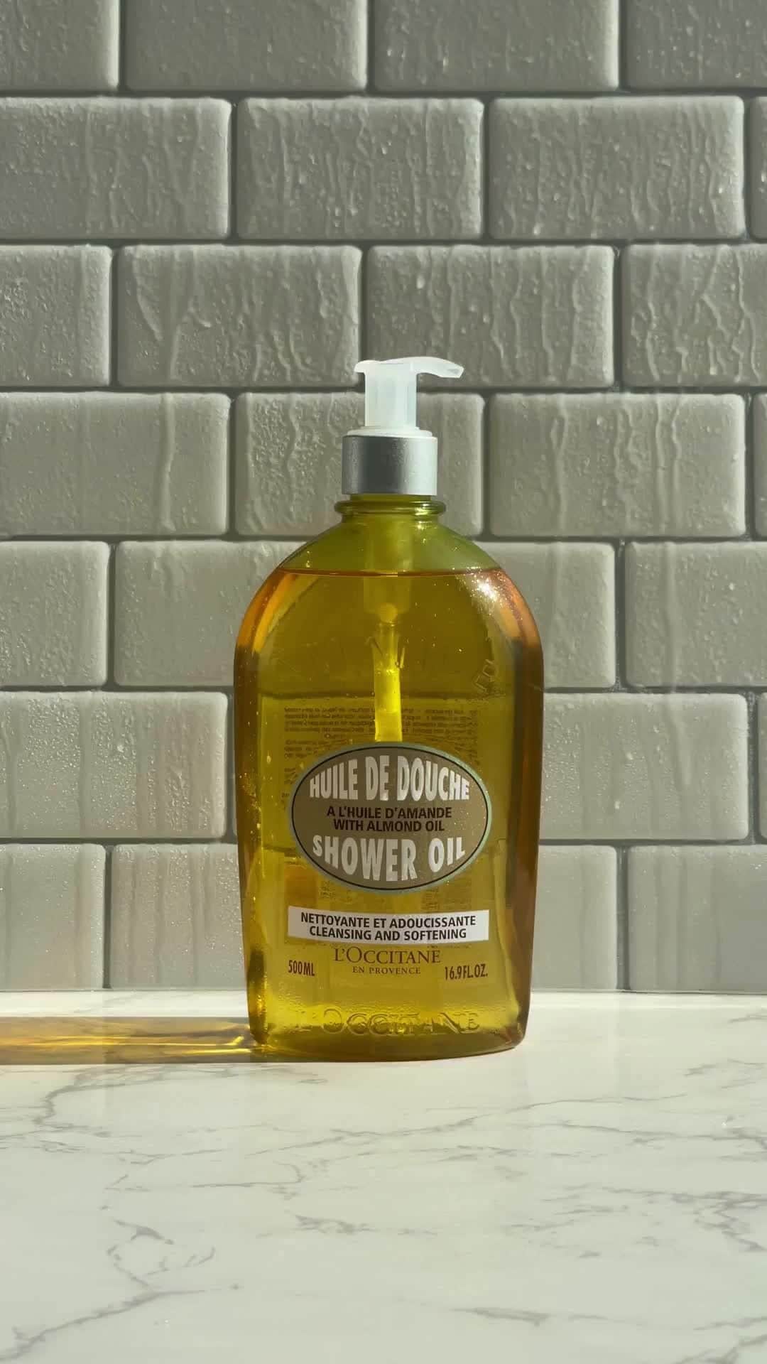 ロクシタンのインスタグラム：「Up close and personal with our favorite shower essential #almondshoweroil #loccitane #showeressentials」