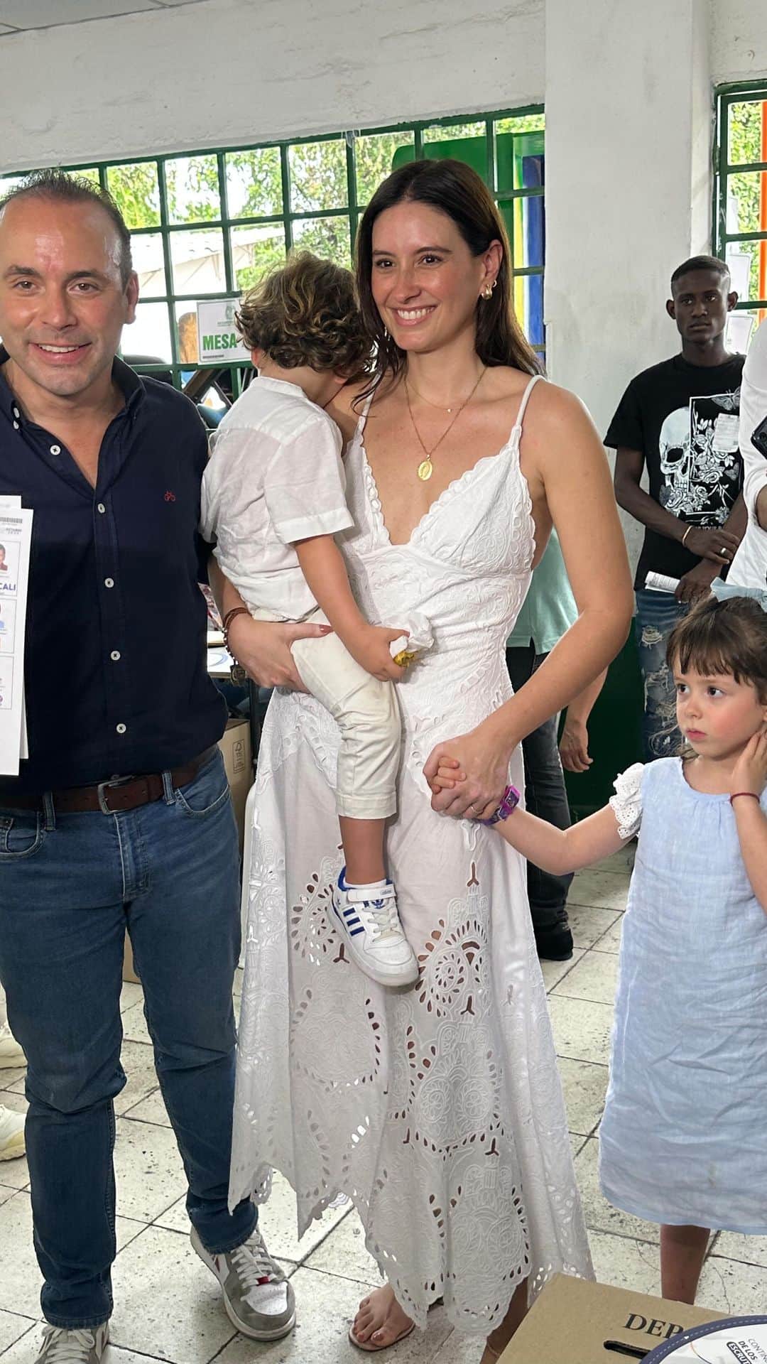 タリアナ・バルガスのインスタグラム：「A votar Cali 🕊️🗳️♥️🙏🏻🫶🏻」