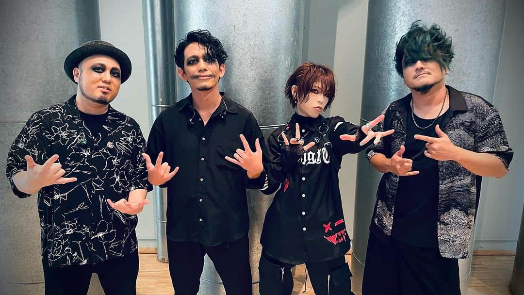 ナノのインスタグラム：「NANO CONCERT at Anime Festival Kassel DAY 2  Such a powerful, emotional, life-changing show with you guys なんか言葉にならないLIVEだったね  このためにドイツへ来たんだと 感じた。  Deutschland ist ein besonderes Ort für mich.  Until next time, Rock on. NANO」