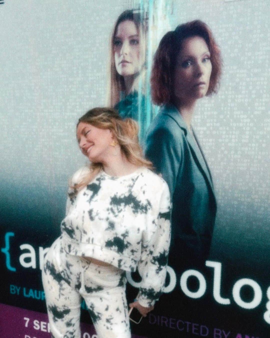 ダコタ・ブルー・リチャーズのインスタグラム：「Belated thank you to everyone who came to see Anthropology and made me stand in front of the poster. I appreciate you all x」