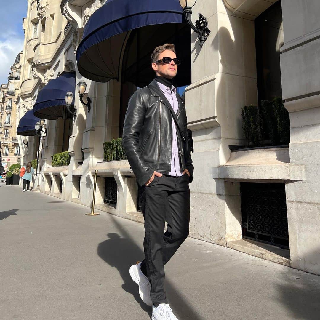 ブラッド・ゴレスキーのインスタグラム：「Thank you for making my first stay on the Left Bank so memorable @hotellutetia ❤️ Everything was perfect! Can’t wait to come back to stay with you  @thesetcollectionofficial #hotellutetia」