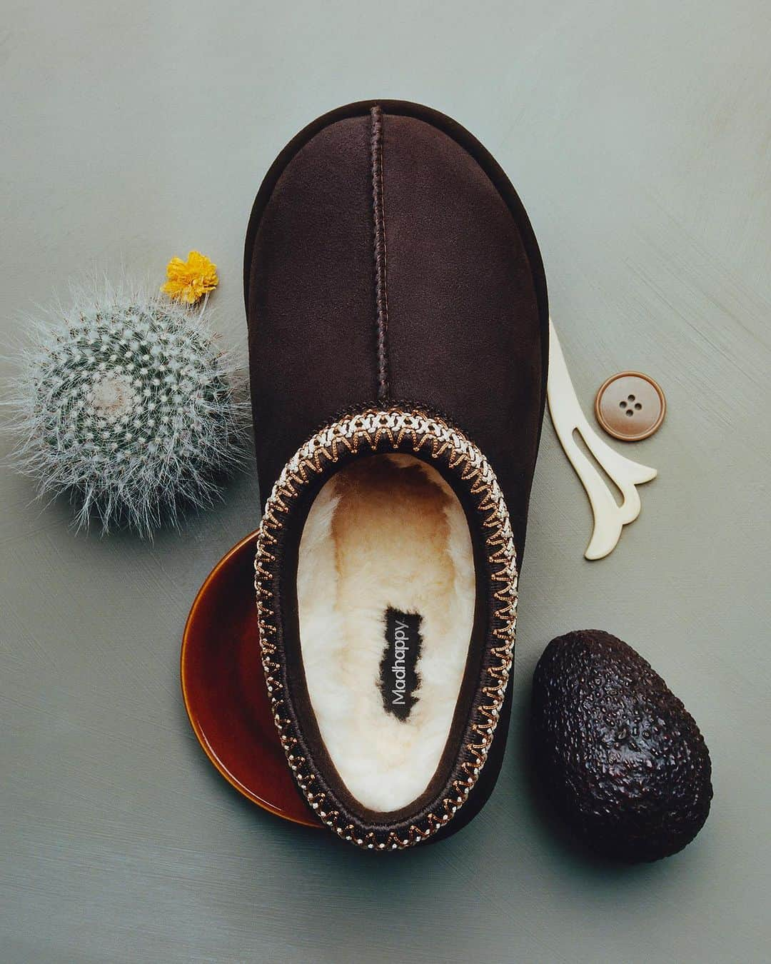 アグさんのインスタグラム写真 - (アグInstagram)「Introducing The Tasman Slipper by Madhappy & UGG. Available globally in limited quantities on Tuesday, October 31st at 12PM ET at Madhappy.com and our Soho & Chicago Seasonal Shops.」10月30日 1時00分 - ugg