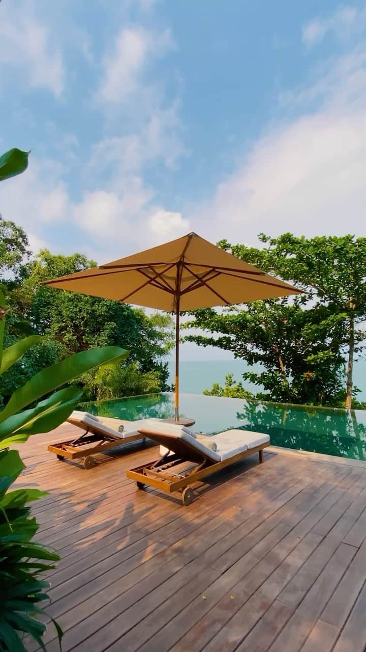 BEAUTIFUL HOTELSのインスタグラム：「Escape to a  tropical hideaway at @SixSenses Krabey Island in Cambodia! 🌴✨ Who are you bringing with you?  From the breathtaking villas with private pools to the indulgent spa treatments, this is a true haven of relaxation .🏝️ Plus, the stunning destination offers panoramic views of crystal-clear waters and lush greenery, making it a paradise worth exploring. 🌊🌿  Embark on unforgettable experiences like snorkeling, kayaking, and discovering hidden beaches, adding an adventurous touch to your stay! 🐠🚣‍♀️🔍  📍 @SixSenses Krabey Island, Cambodia 🎶  Riptide (ft. Amelia Magdalena) - Vancouver Sleep Clinic & Pop Goes Ambient」