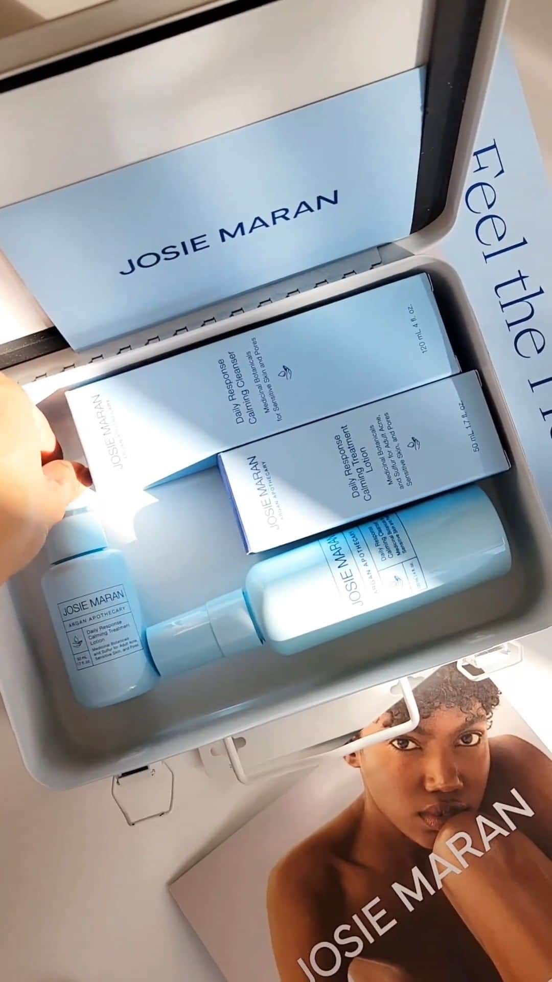ジョジー・マランのインスタグラム：「Are you feelin’ the healin’? @shimm.quest certainly is! 💙 Argan Apothecary Daily Response Calming Cleanser and Treatment Lotion were formulated with mama nature’s best ingredients to tackle congested skin and keep acne flare ups away before they get the chance to even appear!」