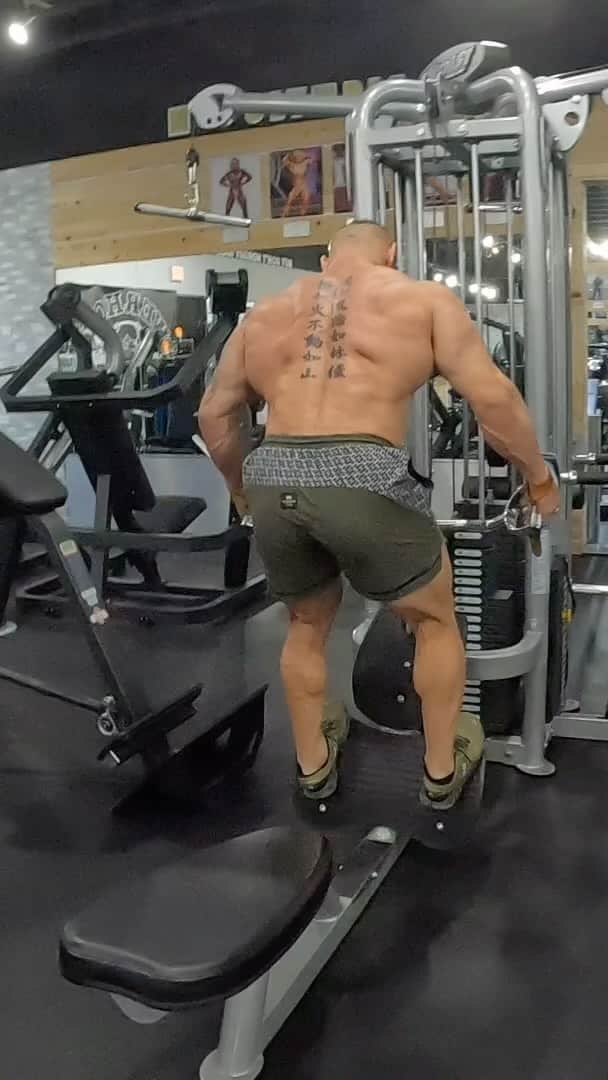 Hidetada Yamagishiのインスタグラム：「#風林火山   Gym @powerhousegymlasvegas   My workout team @drdoomoffroad  @iriskyle  @pedro12aguilar  Thank you my sponsors @americanmalewellness  @gaspari  @urbanicebotanicals  @evolgear  @on.japan  @lasvegasmuscleworks  @stimiron.jp @cardilloweightbelts @warriorsgym10042」