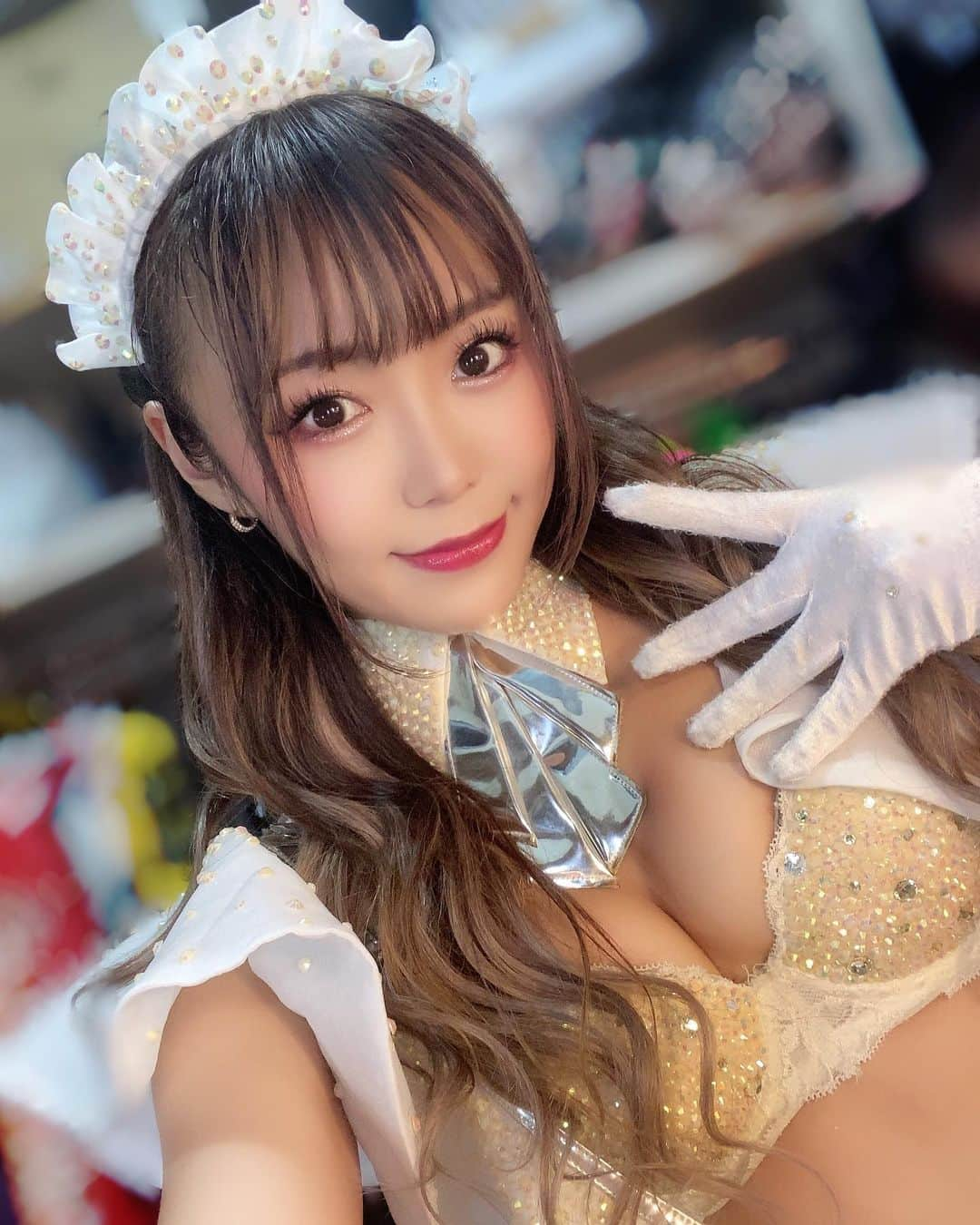 SIORIさんのインスタグラム写真 - (SIORIInstagram)「🎀🎀🎀🎀🎀  アイドルになったヤバイの夜 きゅるるるるる〜🎀  ハロウィンだしメイドさんコスってことにしよ！！！！  ヤバイまで会いにきてくれた皆様ありがとうございました😊 死ぬほどお酒がたくさんあって死ぬほどショット祭りさせてもらった私は幸せでした😇😇😇アーメン  アイドルは本店でやる機会もないから なんだかんだで楽しかった✌️  #メイド #コスプレ #ハロウィン #アイドル #バーレスクヤバイ #ありがとうございました #酒スタグラム #メイド服 #happyhalloween」10月30日 1時40分 - siori_burlesque