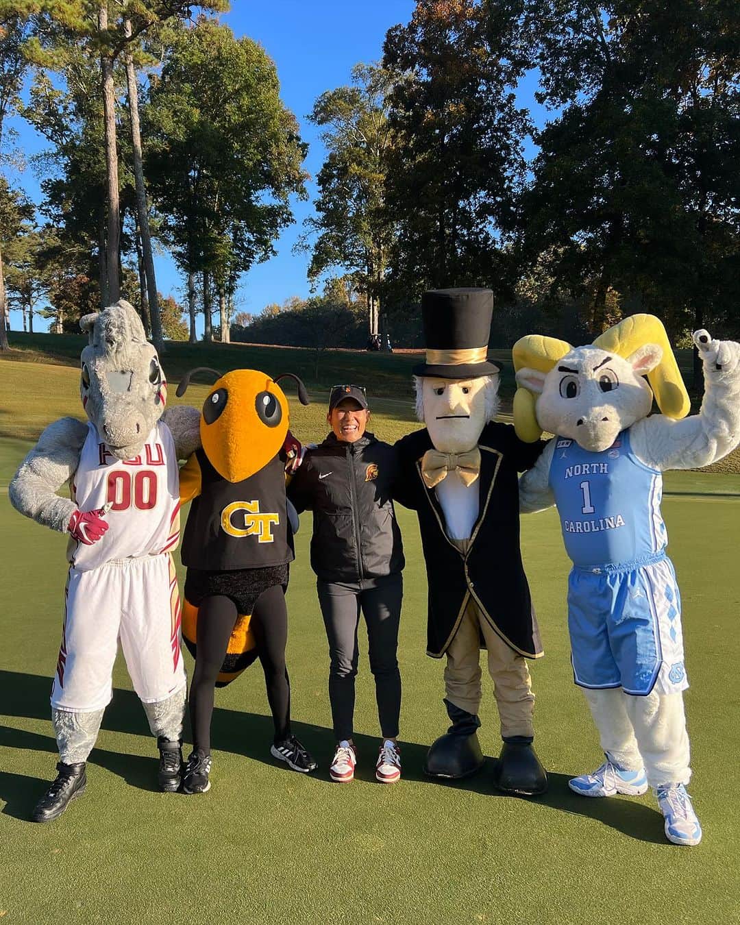 ティファニー・ヨハのインスタグラム：「I have found my people. #EastlakeCup」